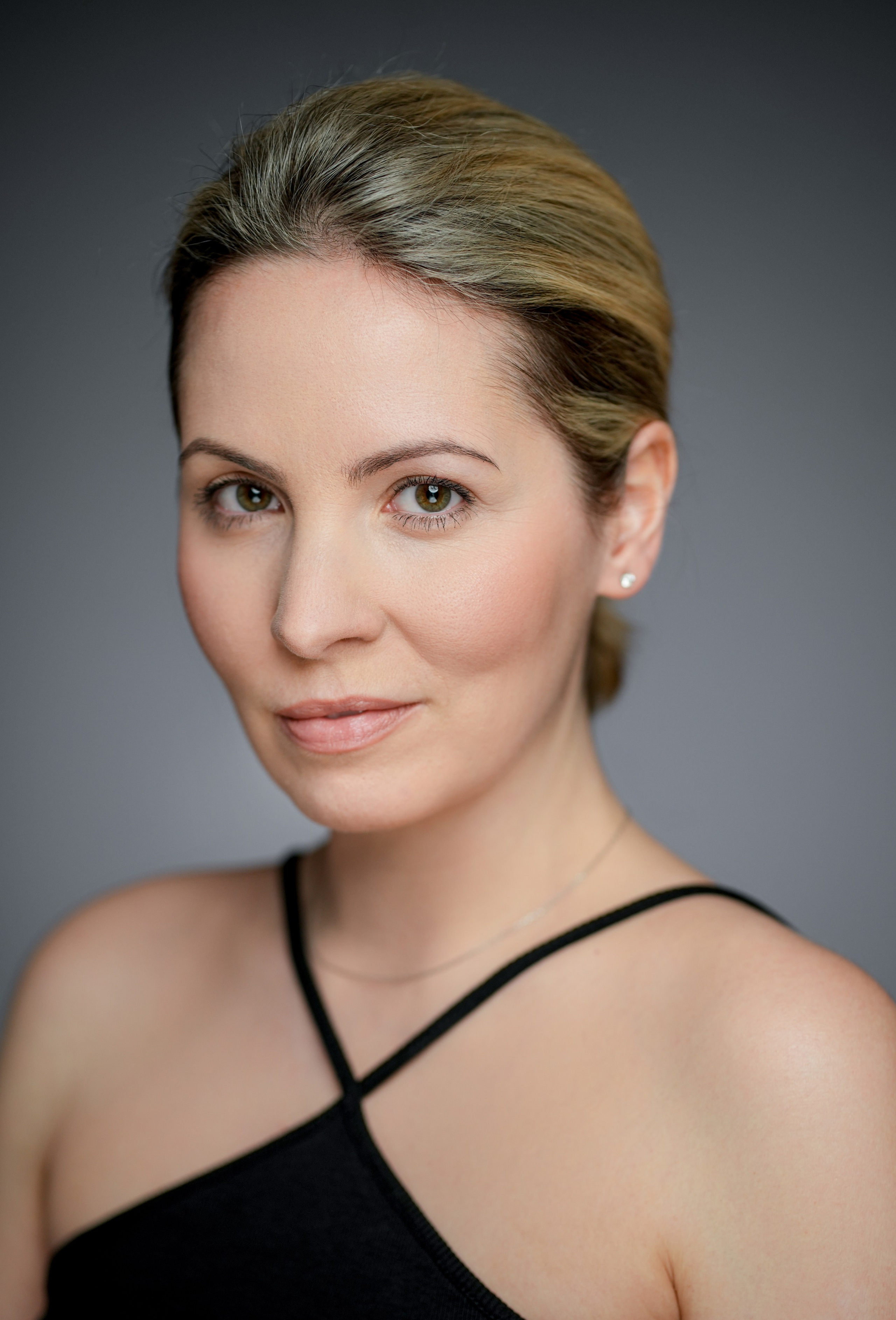 Актриса Елизавета Олиферова. Портретная съемка в Москве, студийный фотограф Игорь Фомин