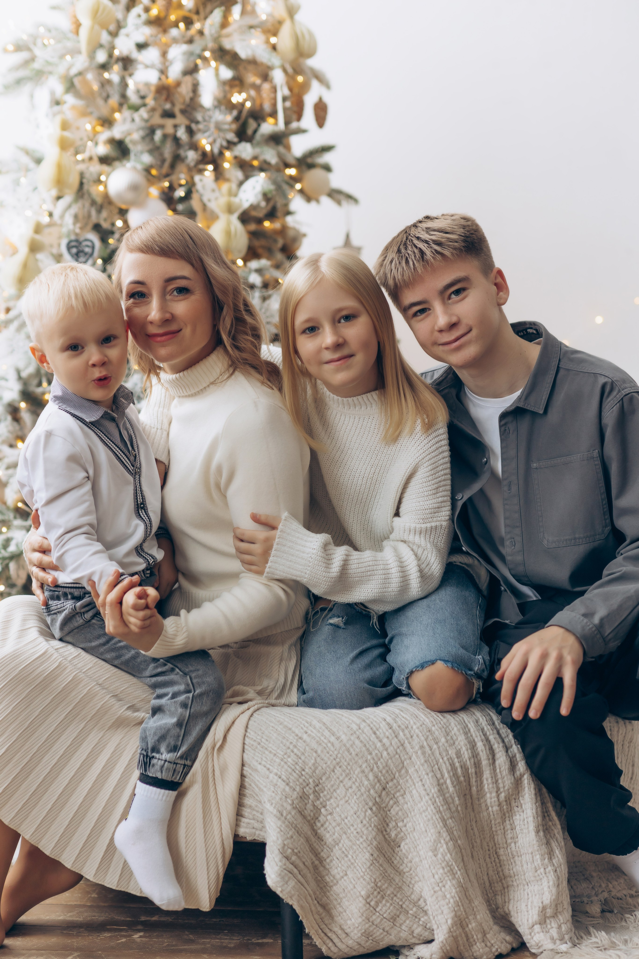 Семья в студии. Главная