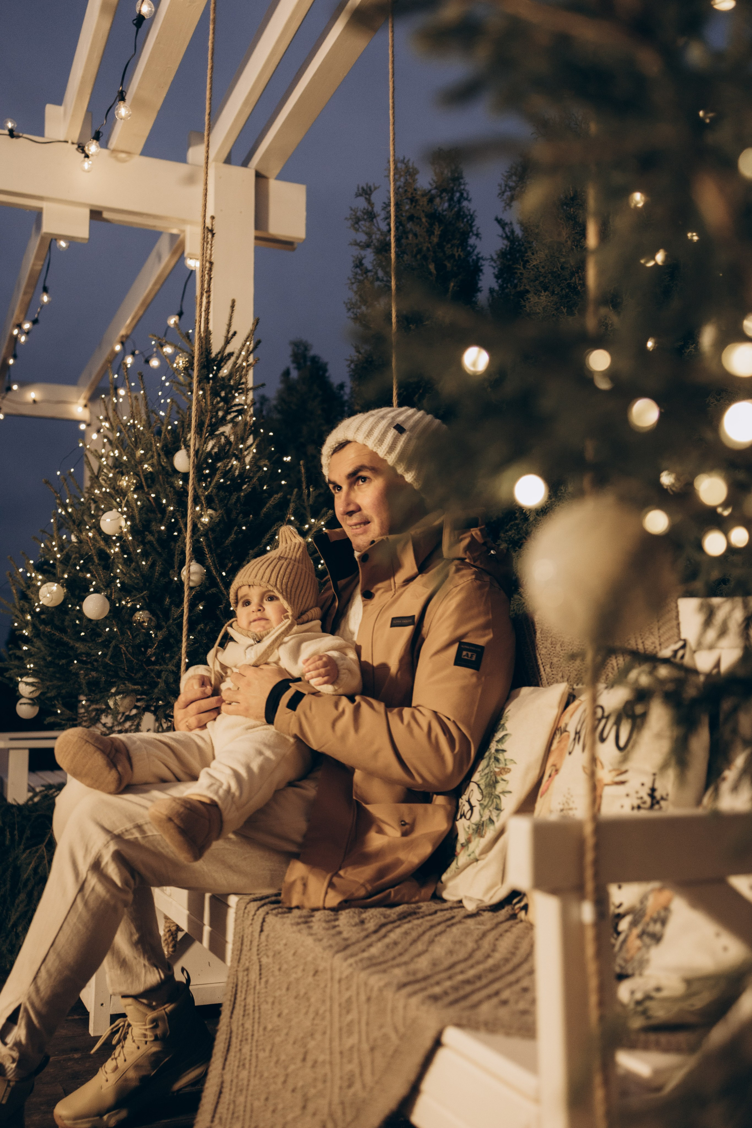 Семейная новогодняя фотосессия в Леона даче. Семейный и детский фотограф в Санкт-Петербурге Павлова Елена