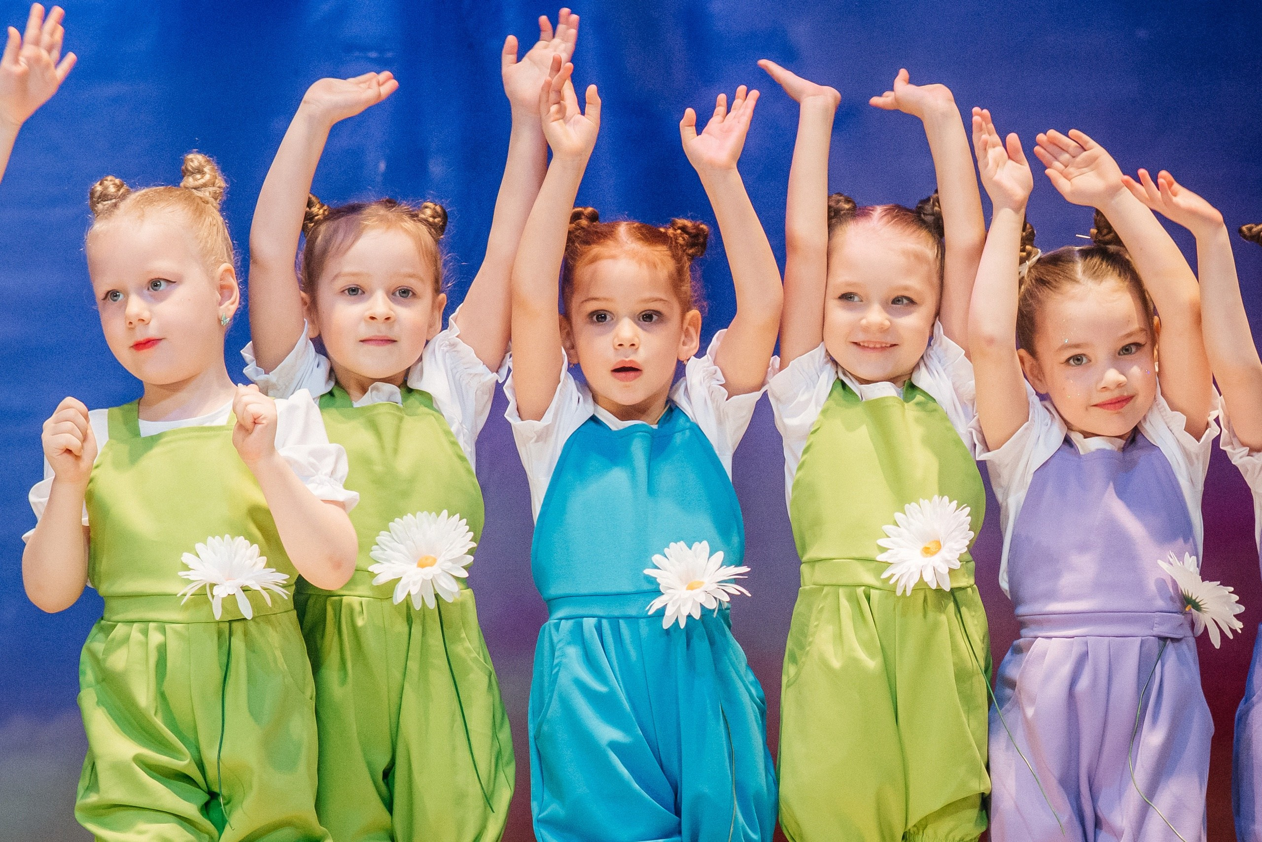 Танцы. Фотограф Елена Рогашкова