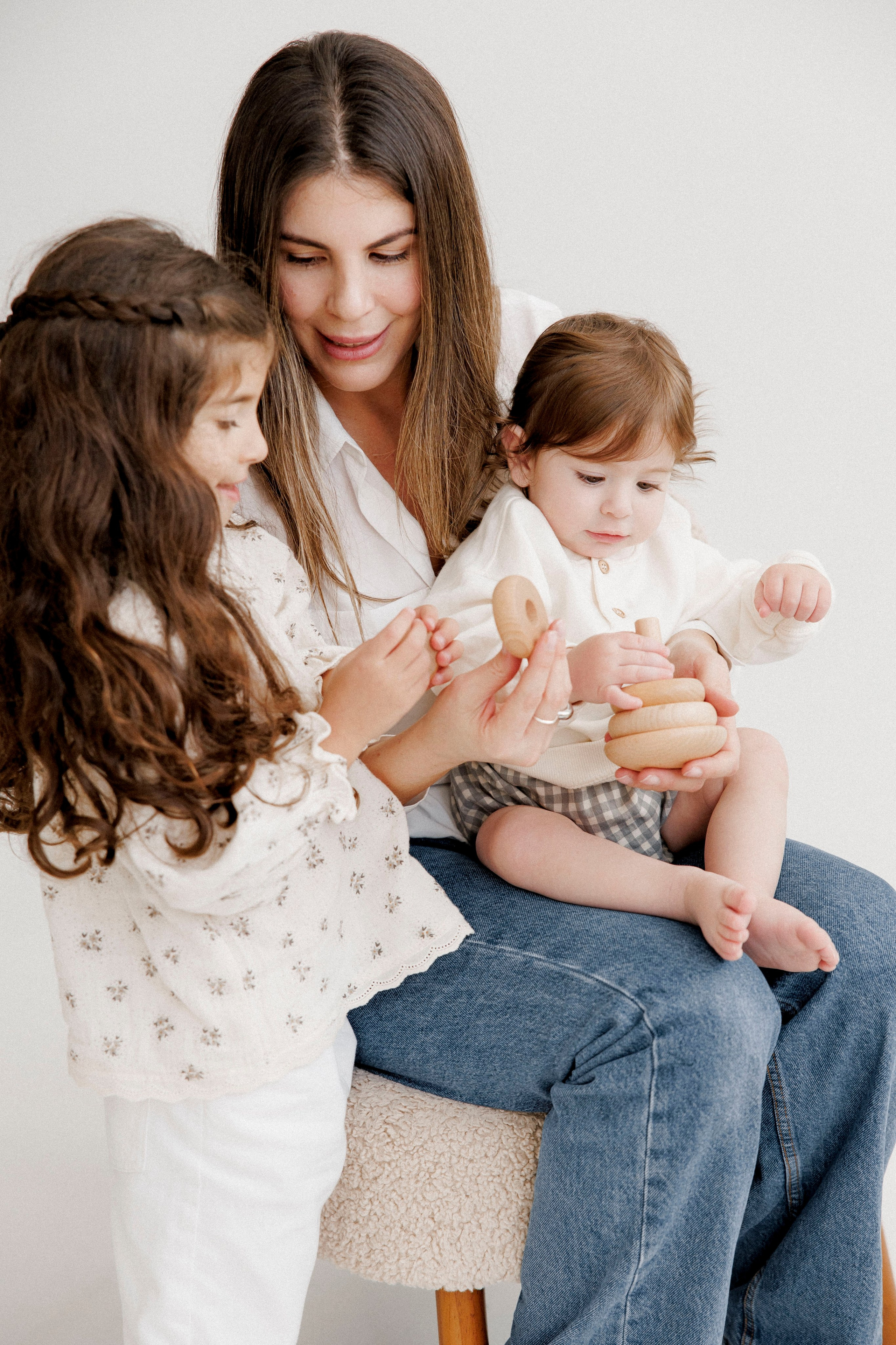One year inside the White studio. Wedding and family photographer