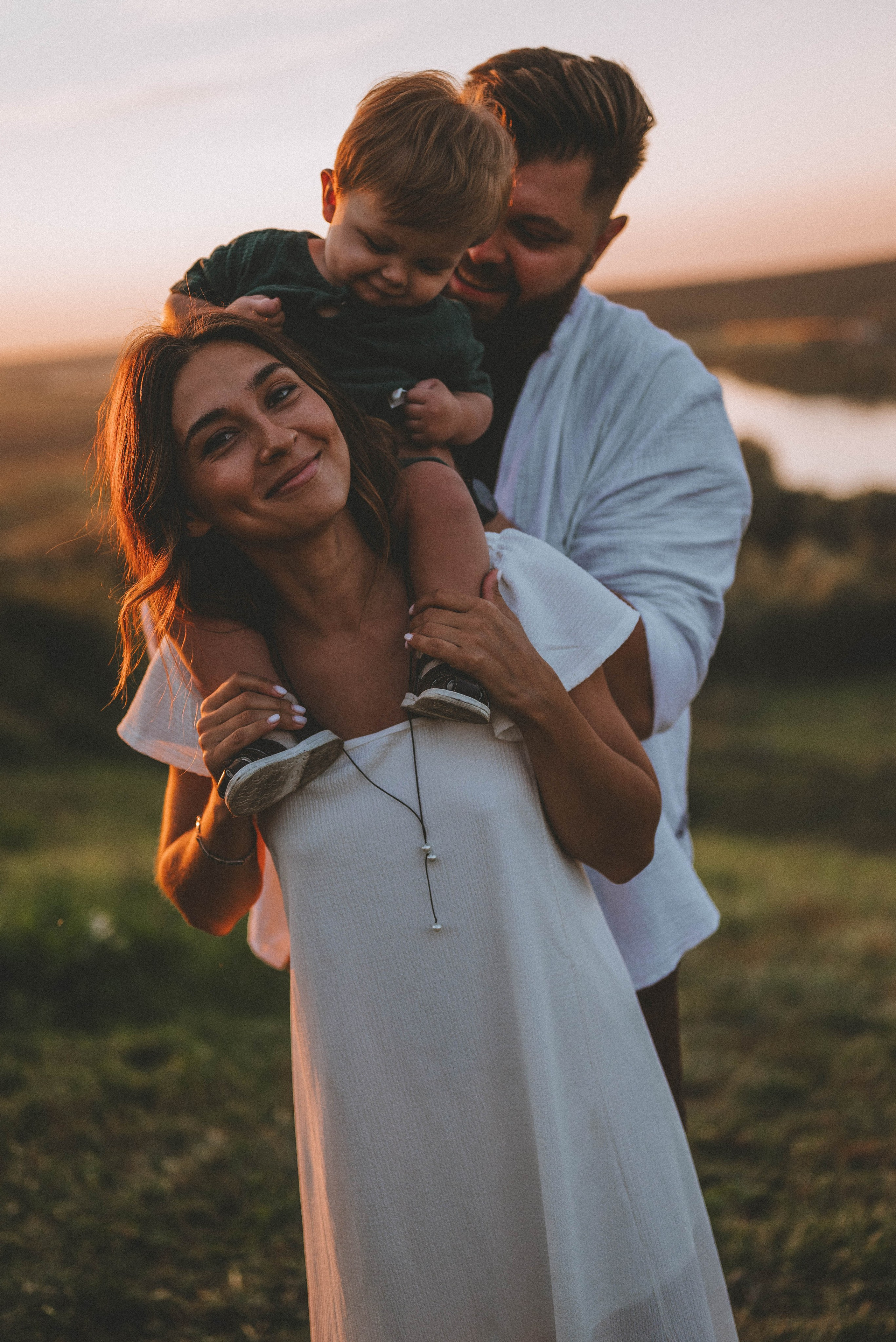 Лев с родителями на закате. Фотограф Кристина Пархоменко