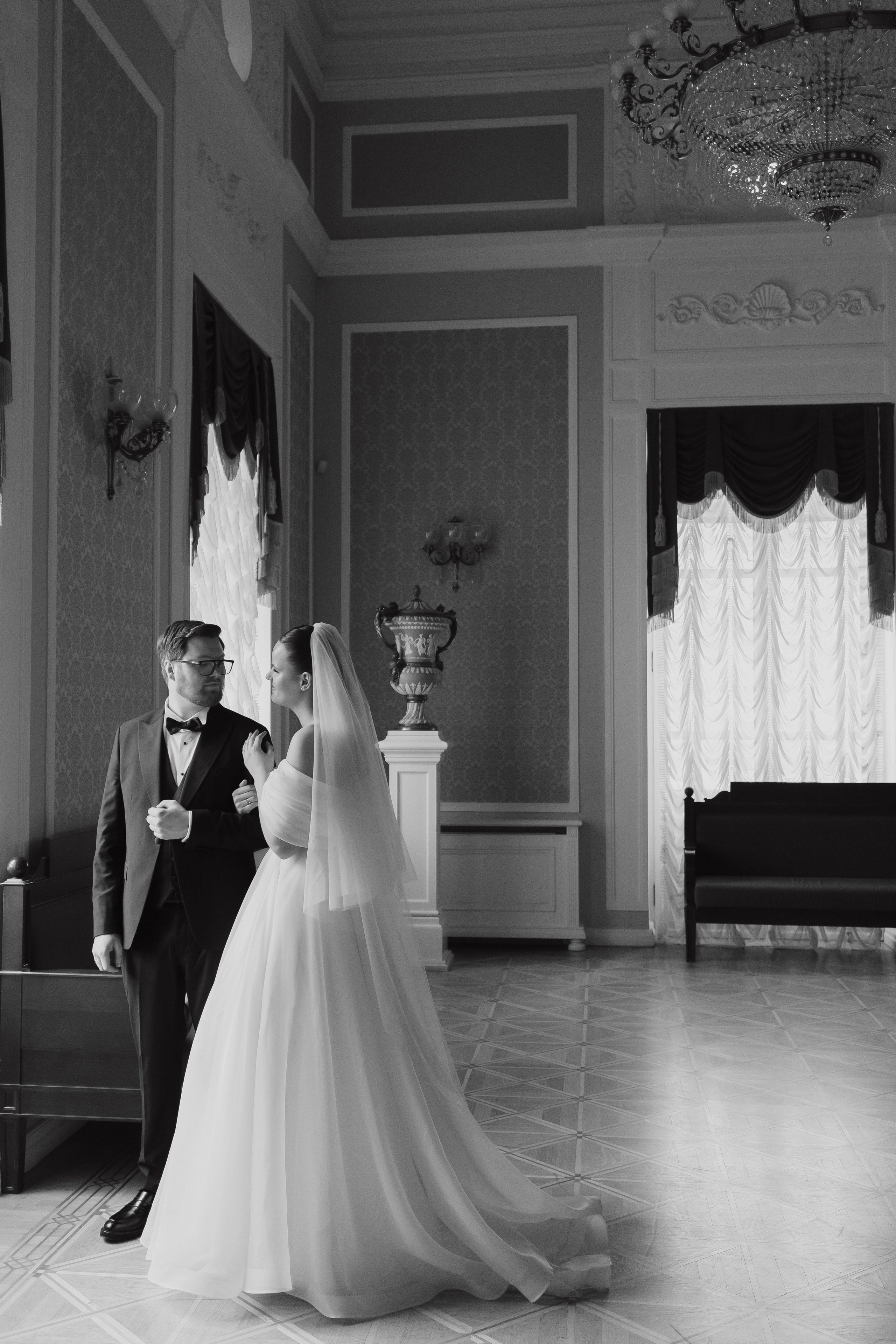 Свадебная фотосессия в Минске в итальянском ресторане La Scala