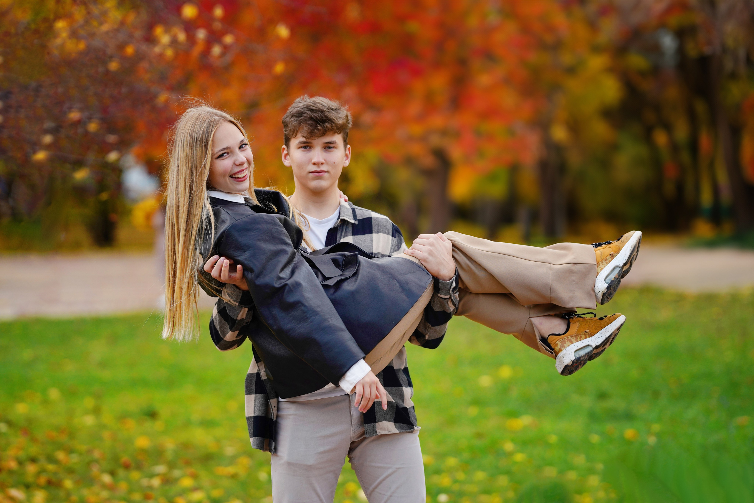 Осень 9,11 класс. Современные выпускные альбомы. Мы делаем не просто альбомы, а стильные фотокниги