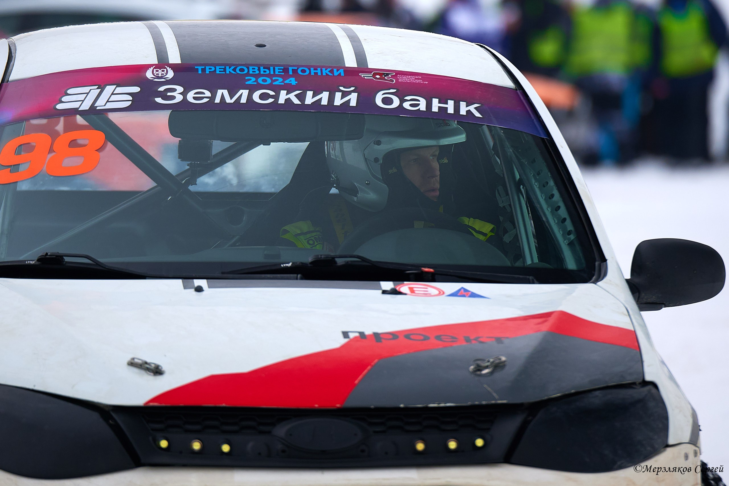 Трековые автогонки на льду Чемпионат России. Спортивный репортажный фотограф в Ижевске Сергей Мерзляков