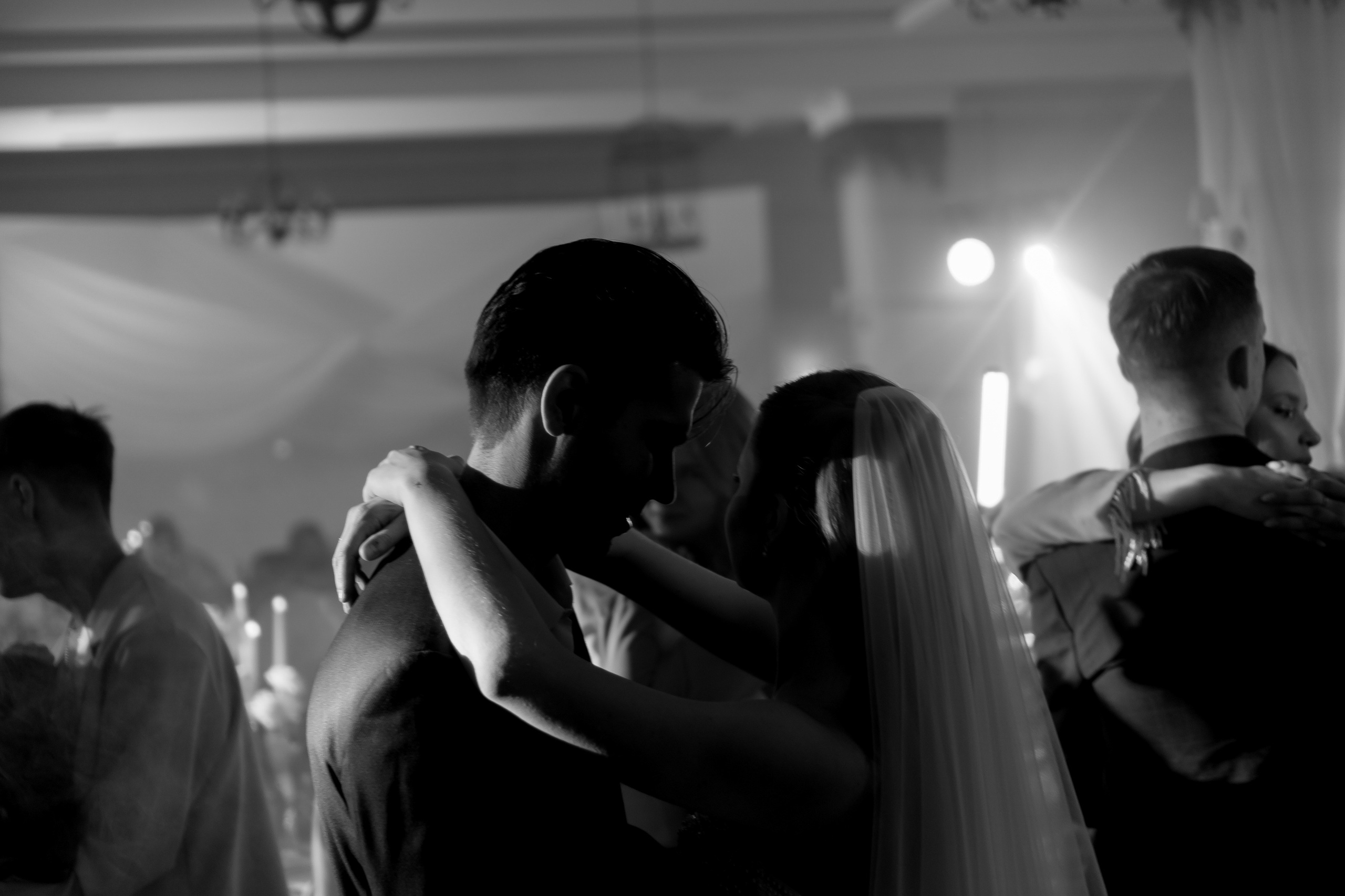 СВАДЕБНАЯ СЬЕМКА СБОРОВ В ОТЕЛЕ И ВЫЕЗД НА ЦЕРЕМОНИЮ (СНЯТО В СИБИРЕ В НИЖНЕВАРТОВСКЕ). Профессиональный фотограф, Санкт-Петербург — Виктория Богомолова