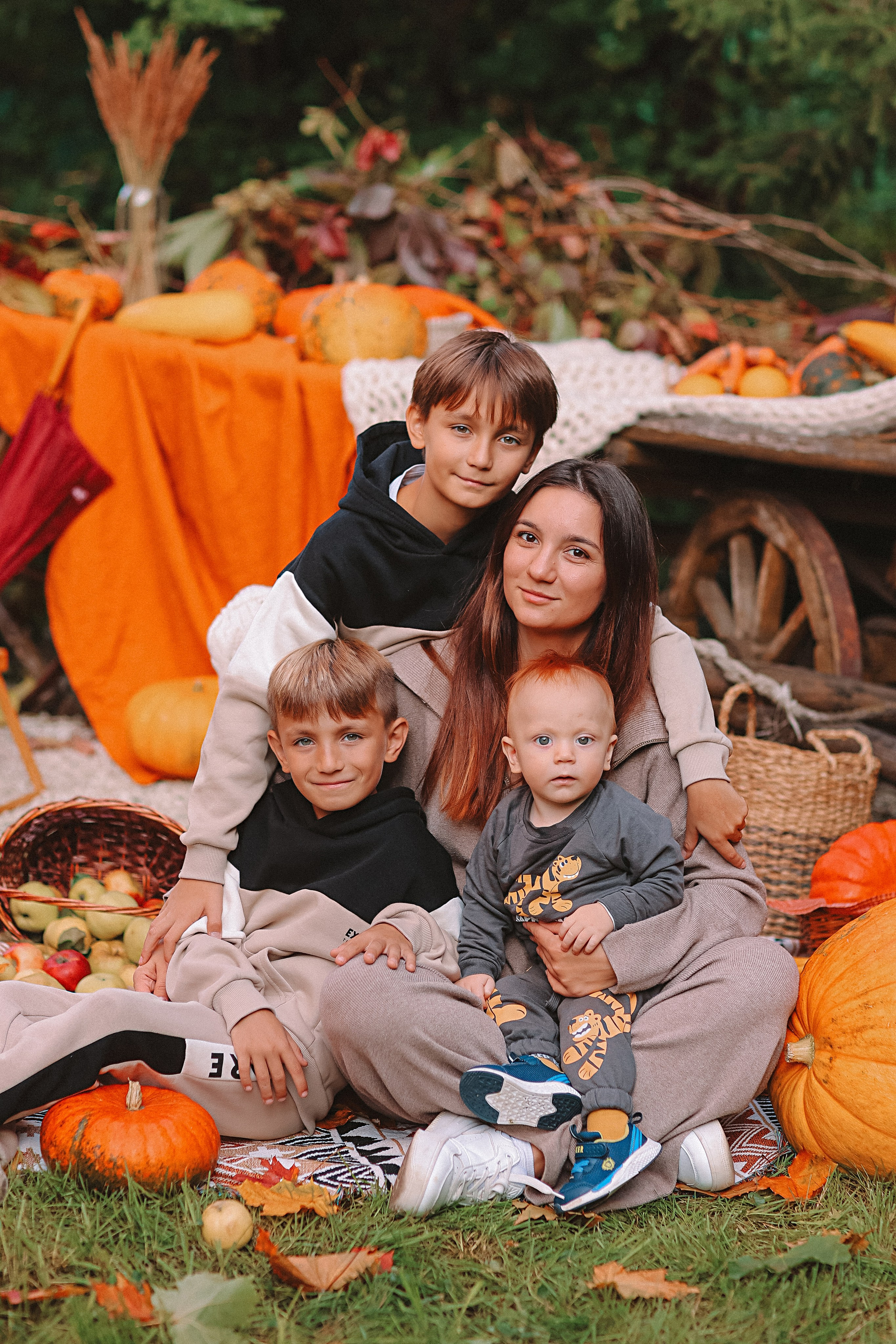 Тыквы. Семейный фотограф Тюмень, фотограф на роды Салмина Мария