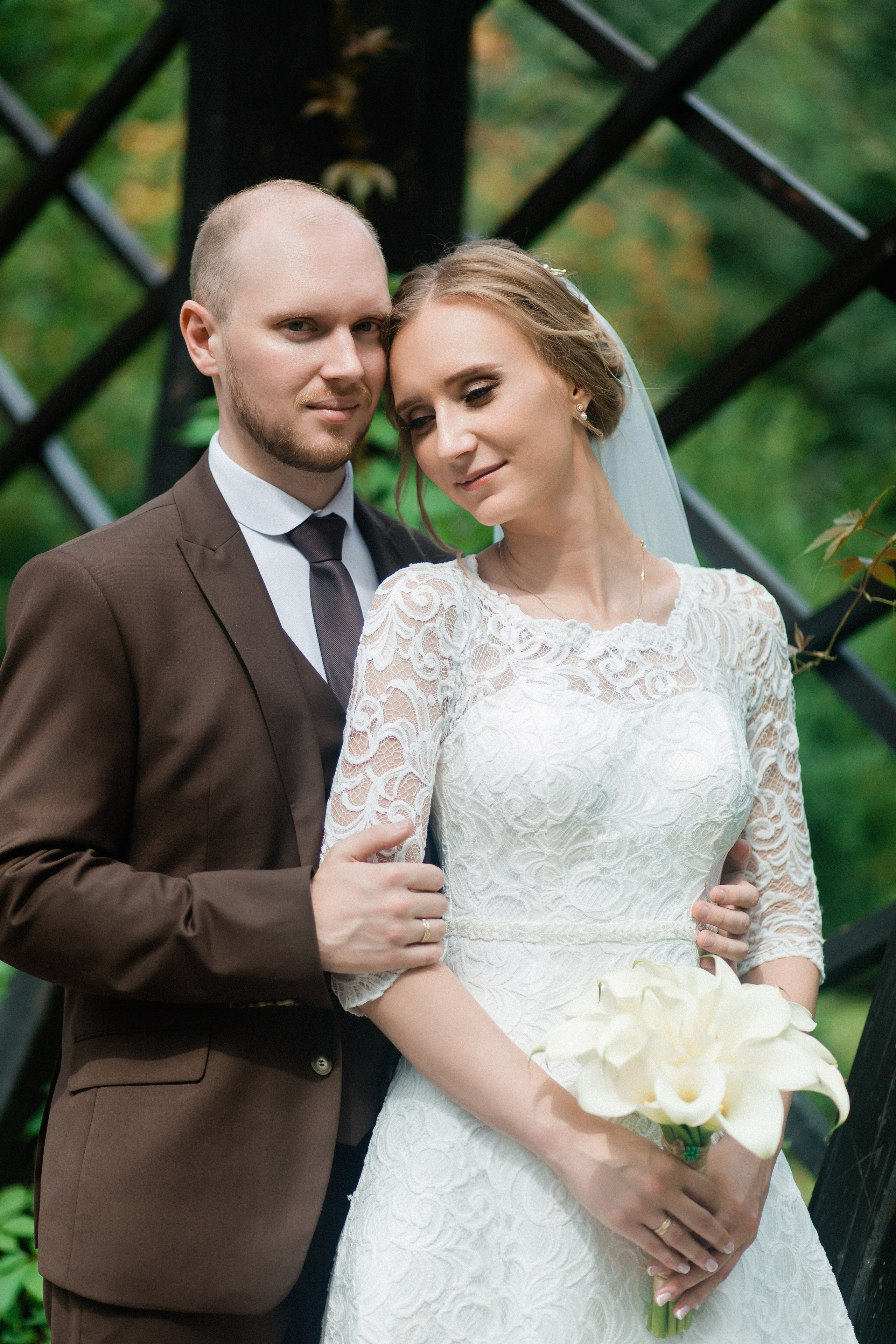 Свадебная фотосессия Сергея и Елены. Наш свадебный день. Видеосъемка и фотосъемка свадеб. Фотограф и оператор на свадьбу. Видеосъемка подкастов, собственная видео-фотостудии. Предметная фотосъемка