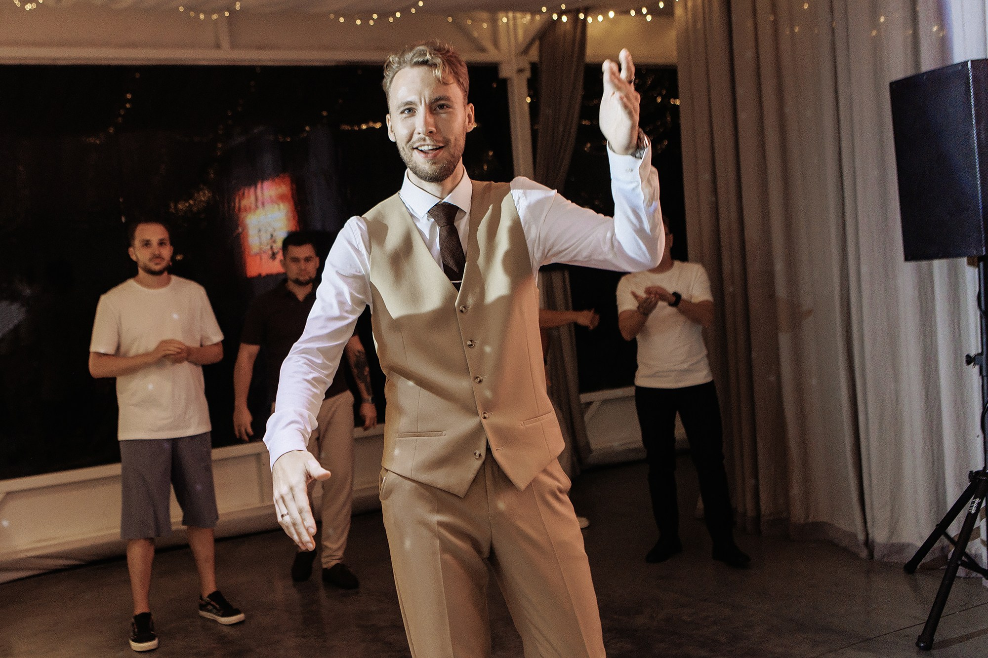 Саша и Вика 5.09.25. Свадебный фотограф Владивосток Алина Гевондова