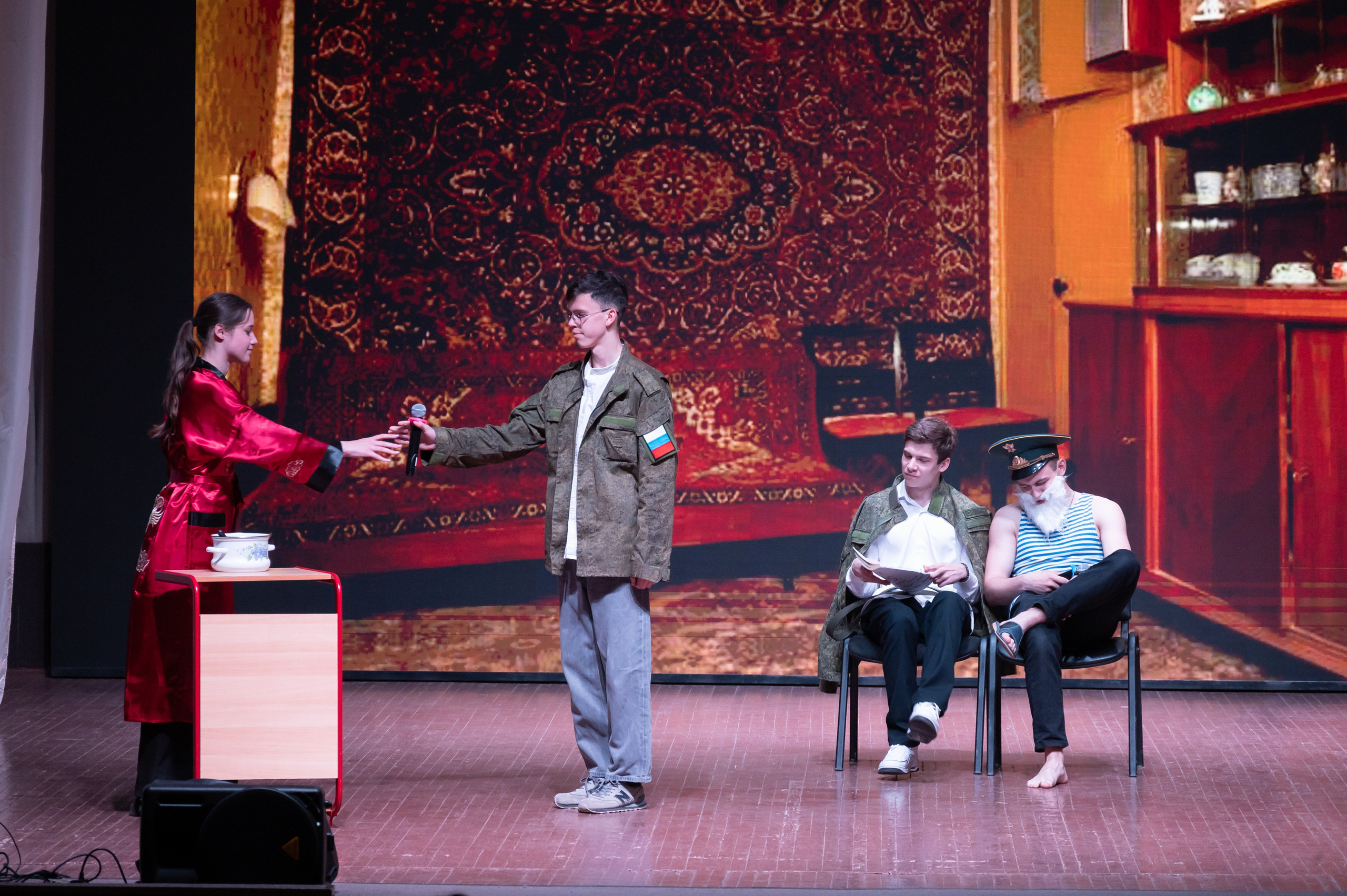 Школьная фотосессия в Туле. Портретный, семейный, свадебный фотограф. Бизнес, контент съёмка. Тула