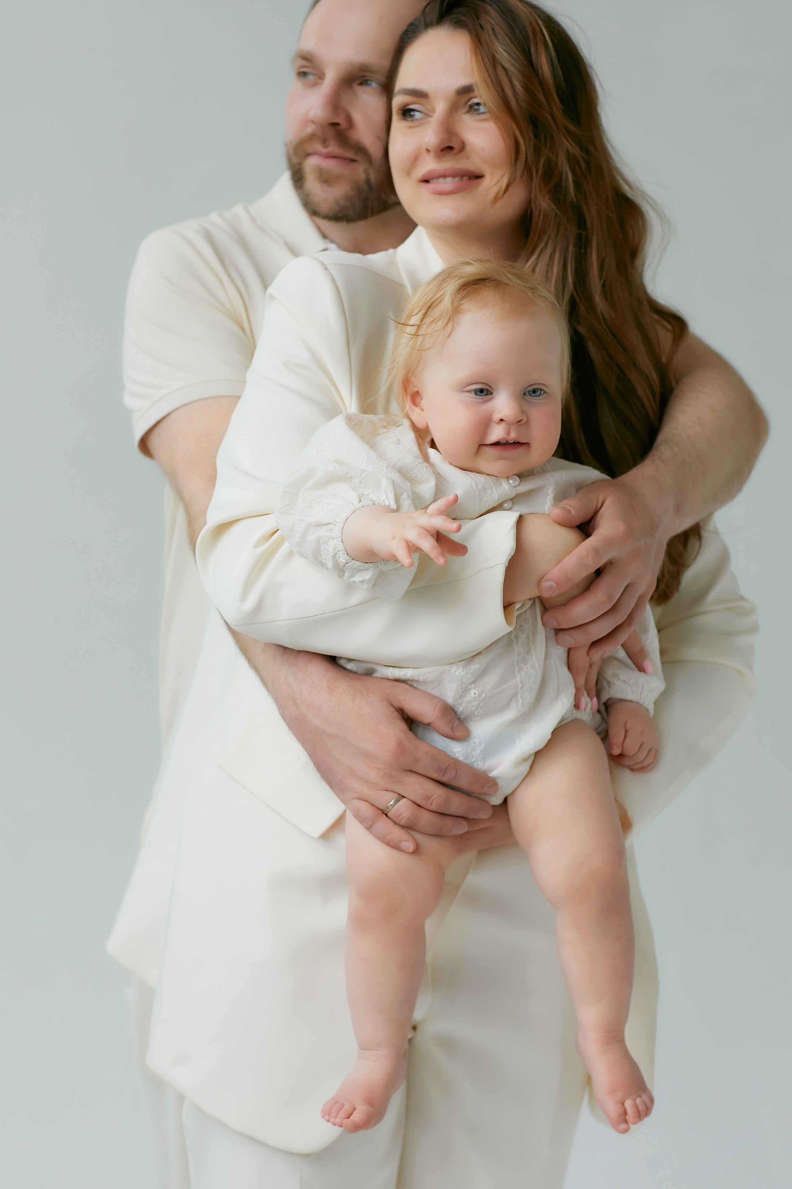 Светлая студия, день рождения малышки. Семейный фотограф в Москве Вера Гук