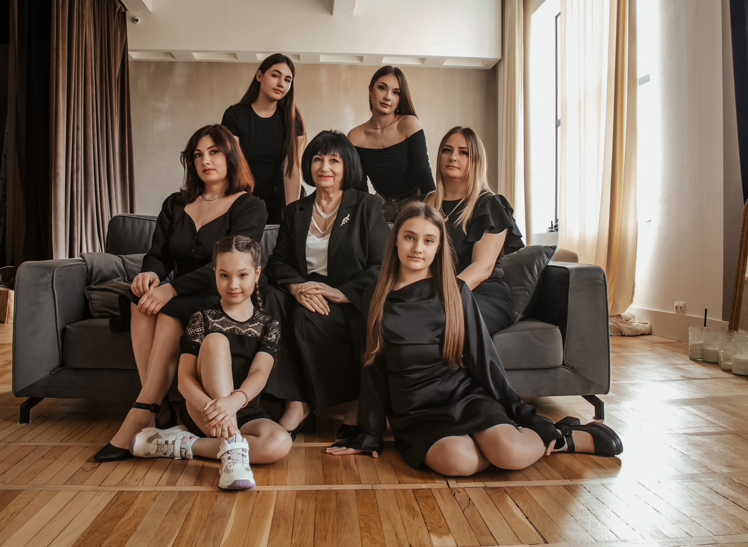 Женская линия семьи в четырёх поколениях. Фотостудия ПЕРФЕКТ. Мария Авджян Фотограф и видеограф Краснодар