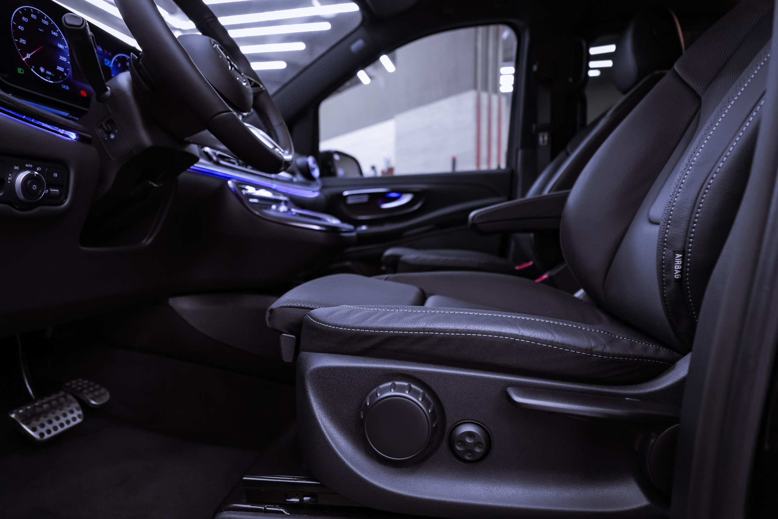 2024 MERCEDES BENZ V 300 d 4MATIC. Mixturecaptures