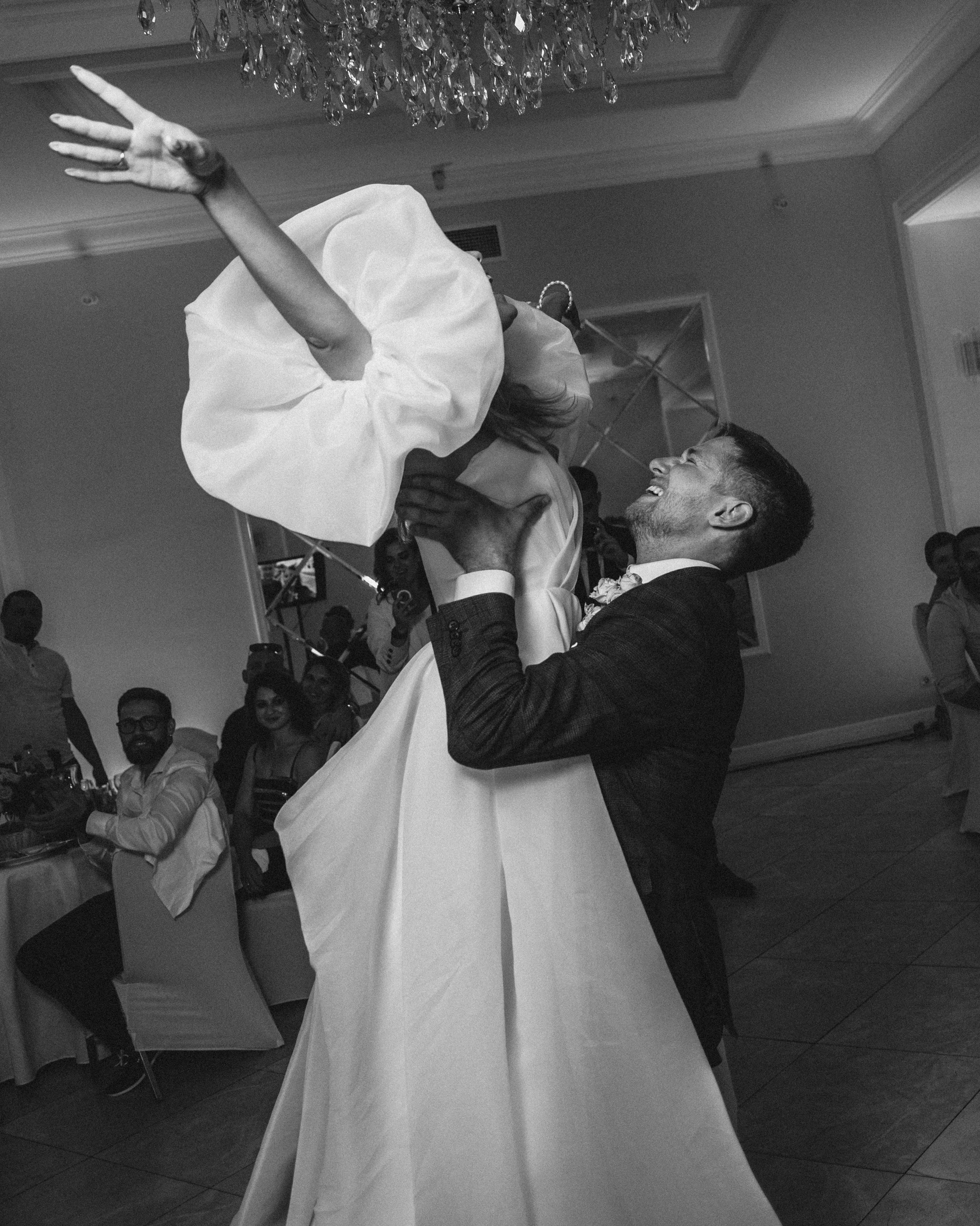 Свадебная фотосессия на катере. Свадебный и портретный фотограф в Москве Жердев Даниил