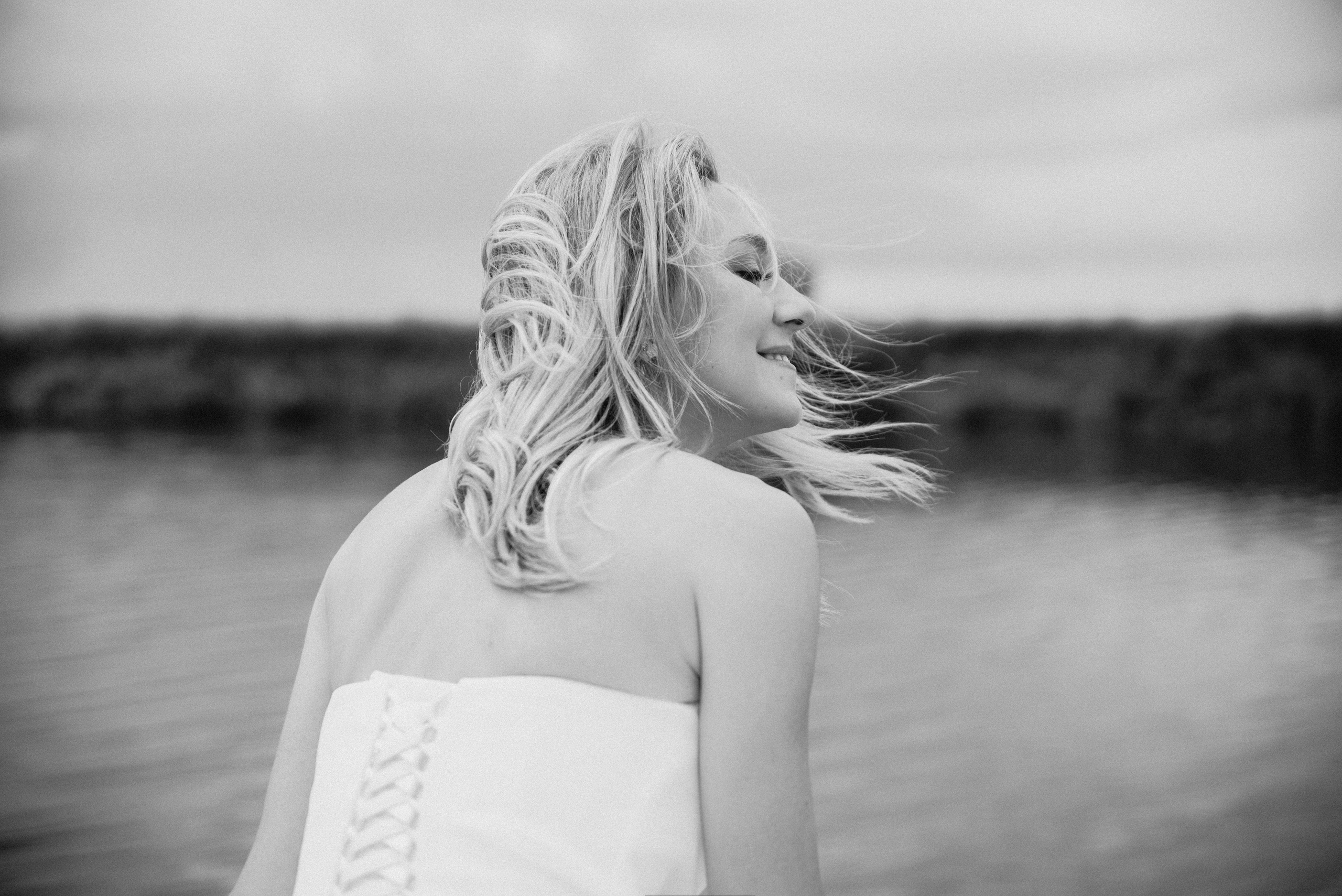 Свадебная фотосессия на катере. Свадебный и портретный фотограф в Москве Жердев Даниил