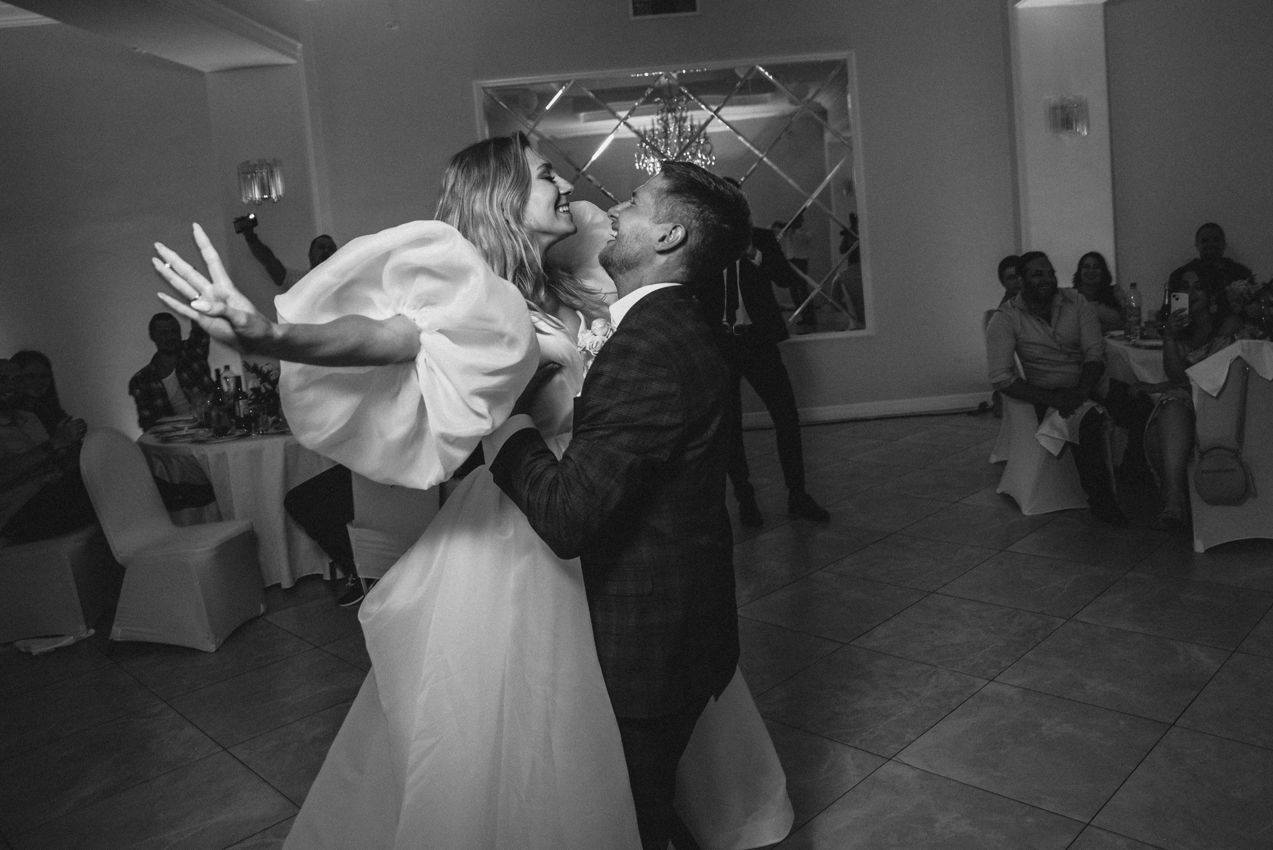 Свадебная фотосессия на катере. Свадебный и портретный фотограф в Москве Жердев Даниил