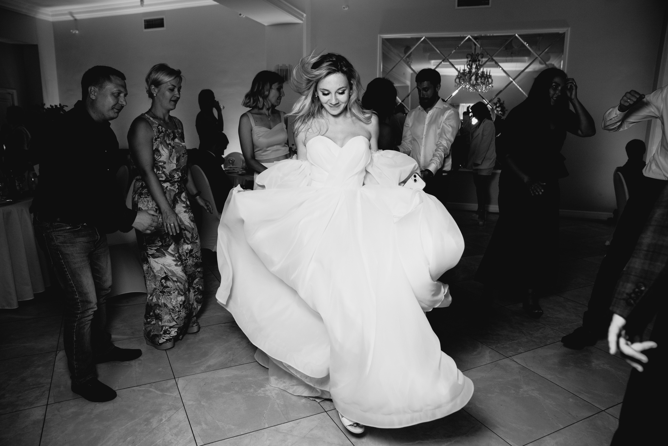 Свадебная фотосессия на катере. Свадебный и портретный фотограф в Москве Жердев Даниил