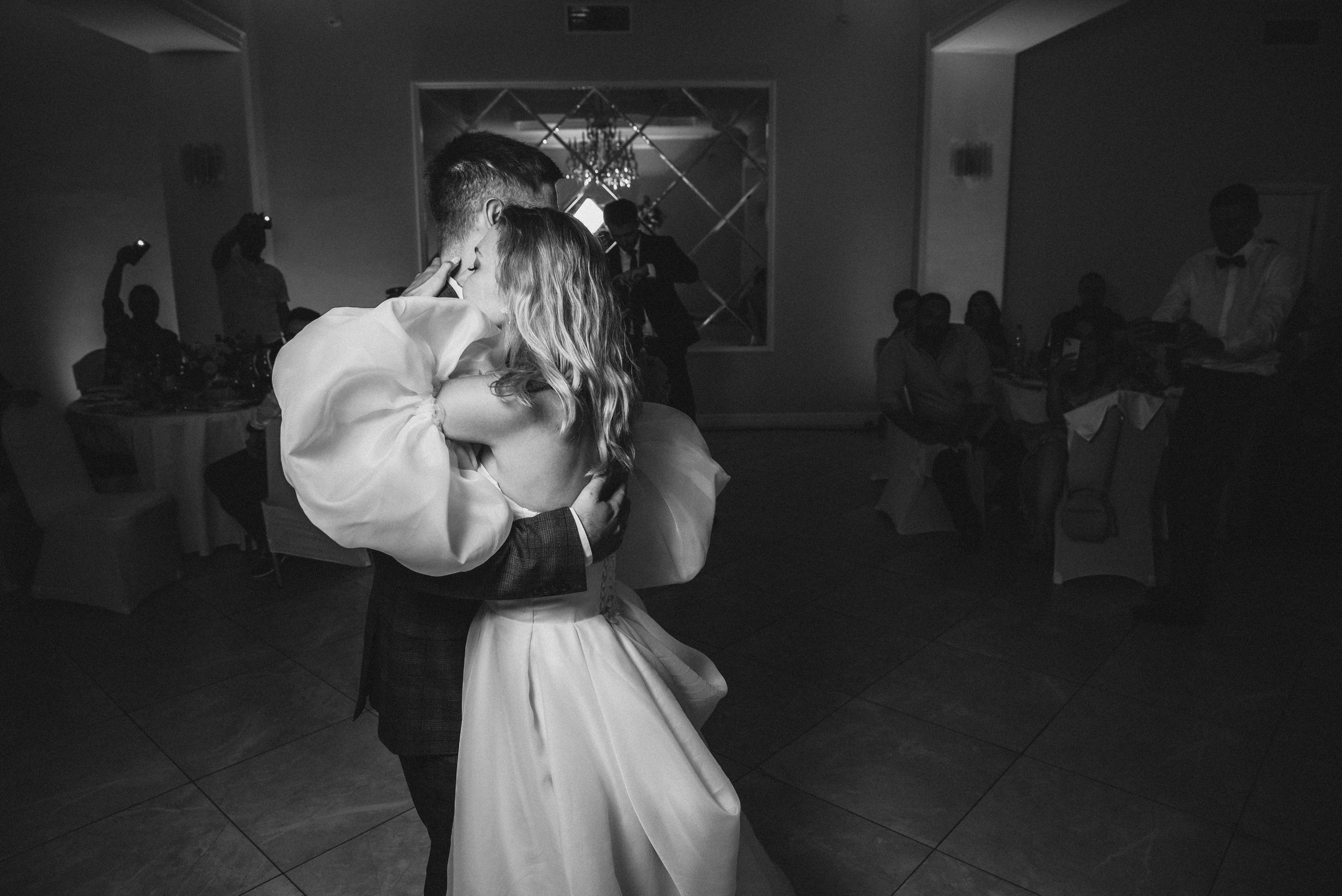 Свадебная фотосессия на катере. Свадебный и портретный фотограф в Москве Жердев Даниил