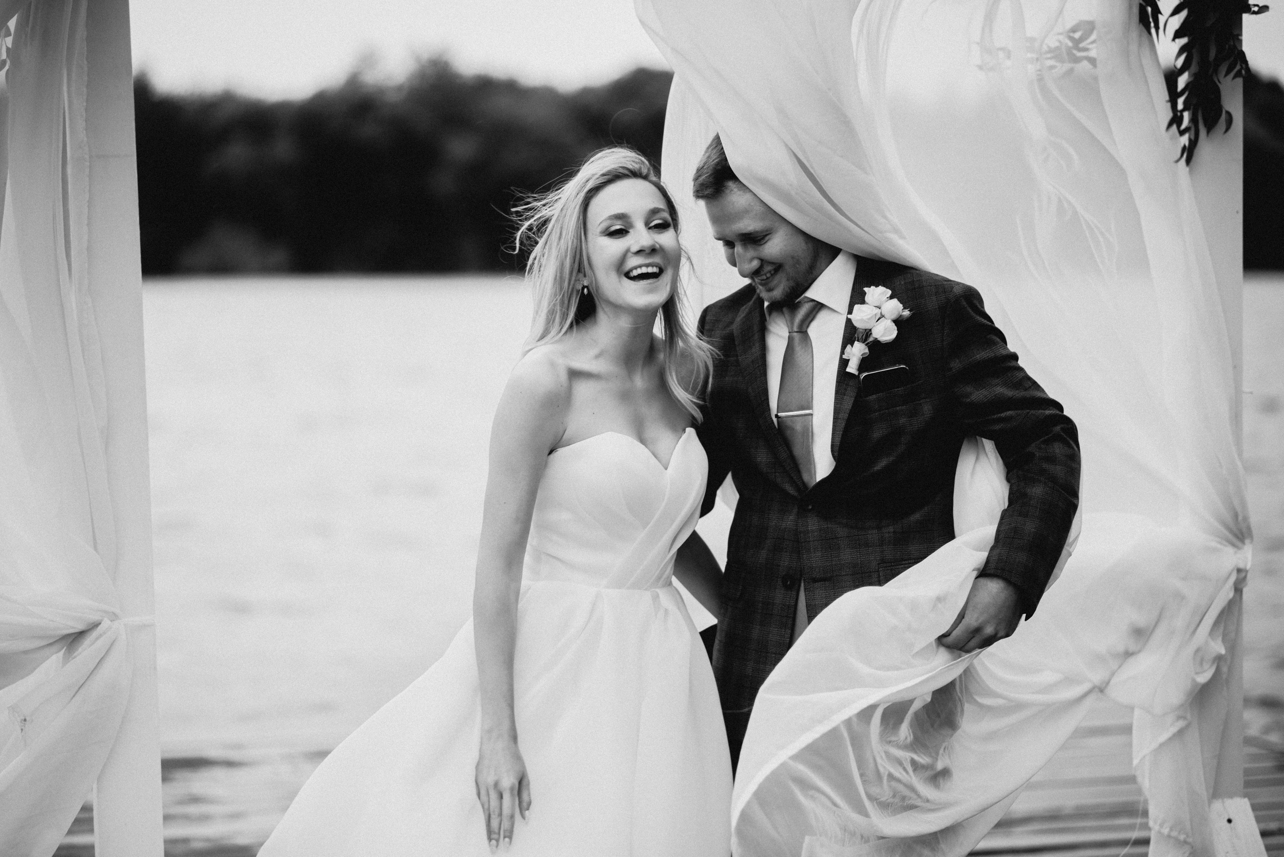 Свадебная фотосессия на катере. Свадебный и портретный фотограф в Москве Жердев Даниил