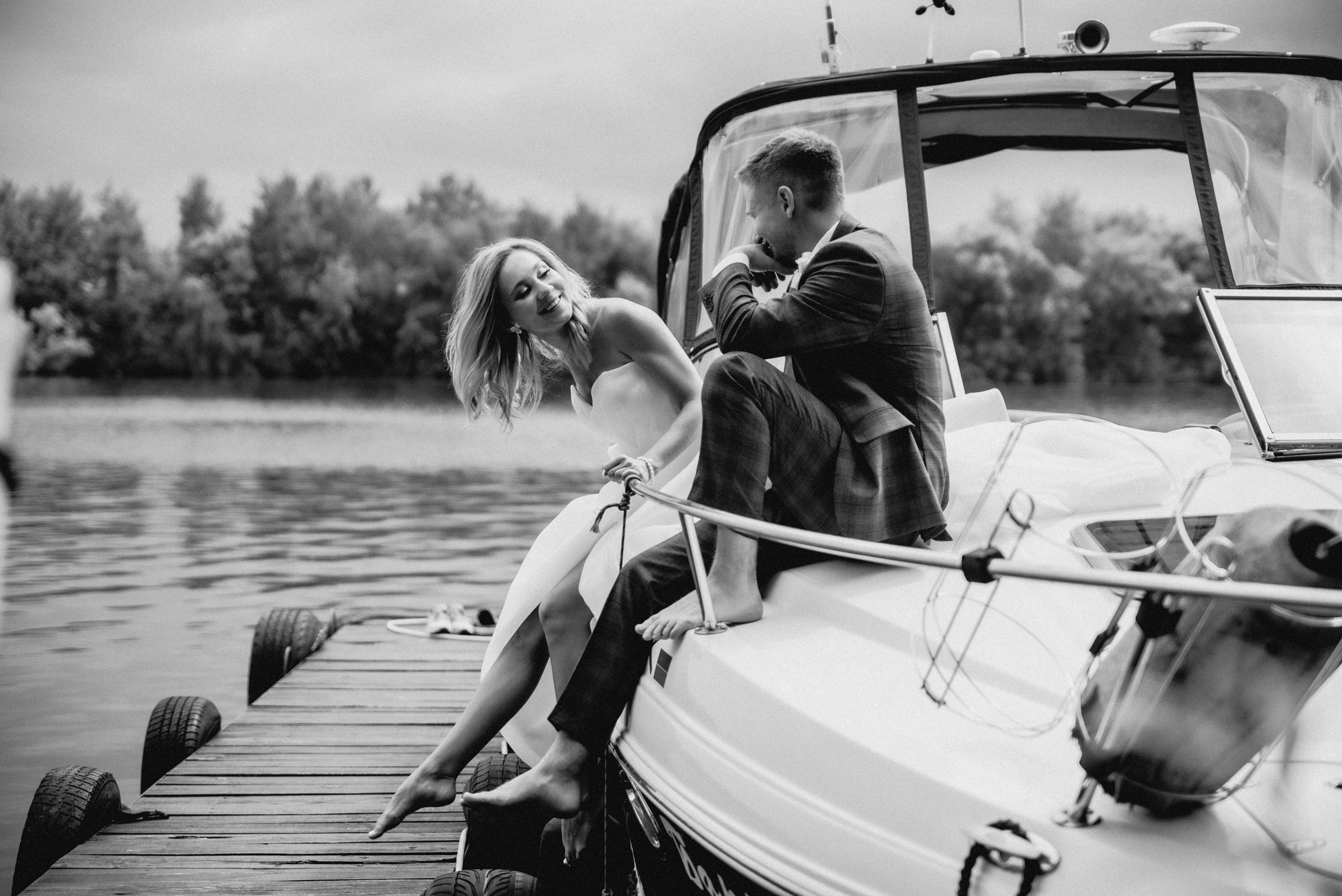 Свадебная фотосессия на катере. Свадебный и портретный фотограф в Москве Жердев Даниил