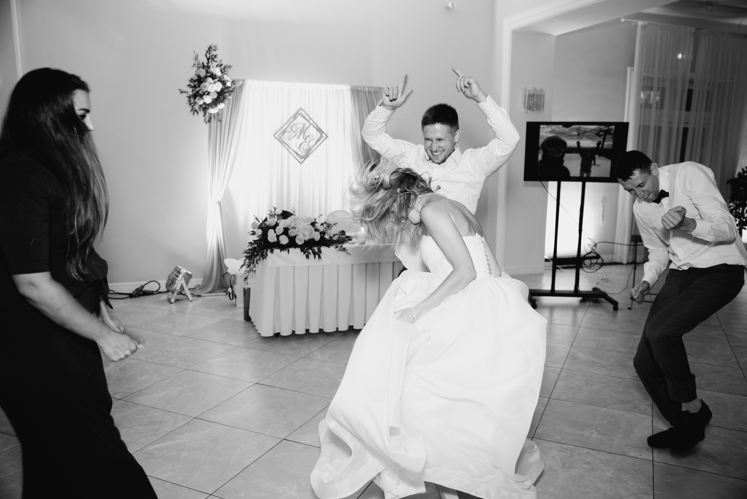 Свадебная фотосессия на катере. Свадебный и портретный фотограф в Москве Жердев Даниил