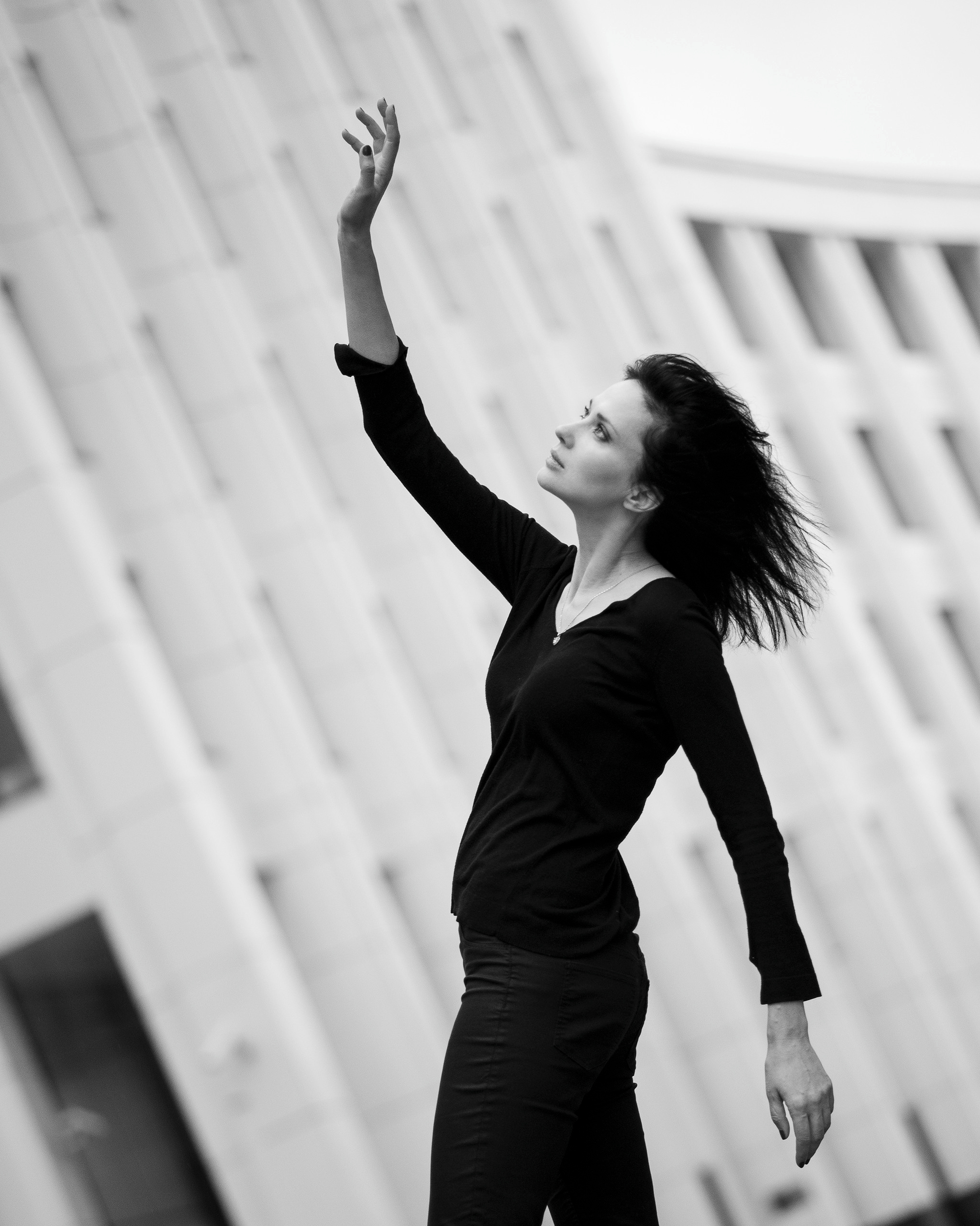 Уличная фотосессия в БЦ Аквамарин. Свадебный и портретный фотограф в Москве Жердев Даниил