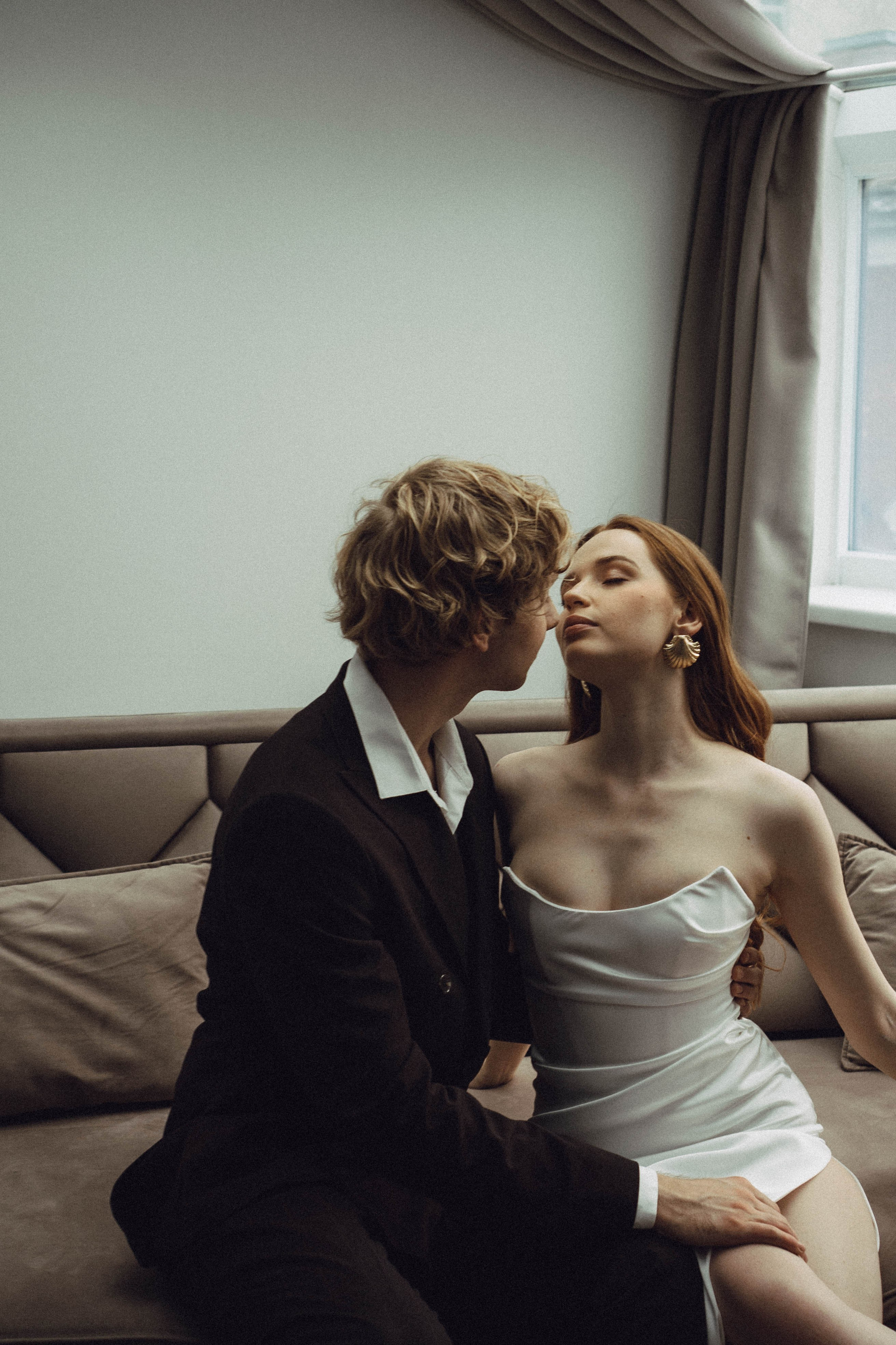 СВАДЕБНАЯ СЬЕМКА В ОТЕЛЕ. СБОРЫ ЖЕНИХА И НЕВЕСТЫ И ТАКЖЕ ТОР И ПОДГОТОВКА К ПРОГУЛКЕ. Профессиональный фотограф, Санкт-Петербург — Виктория Богомолова