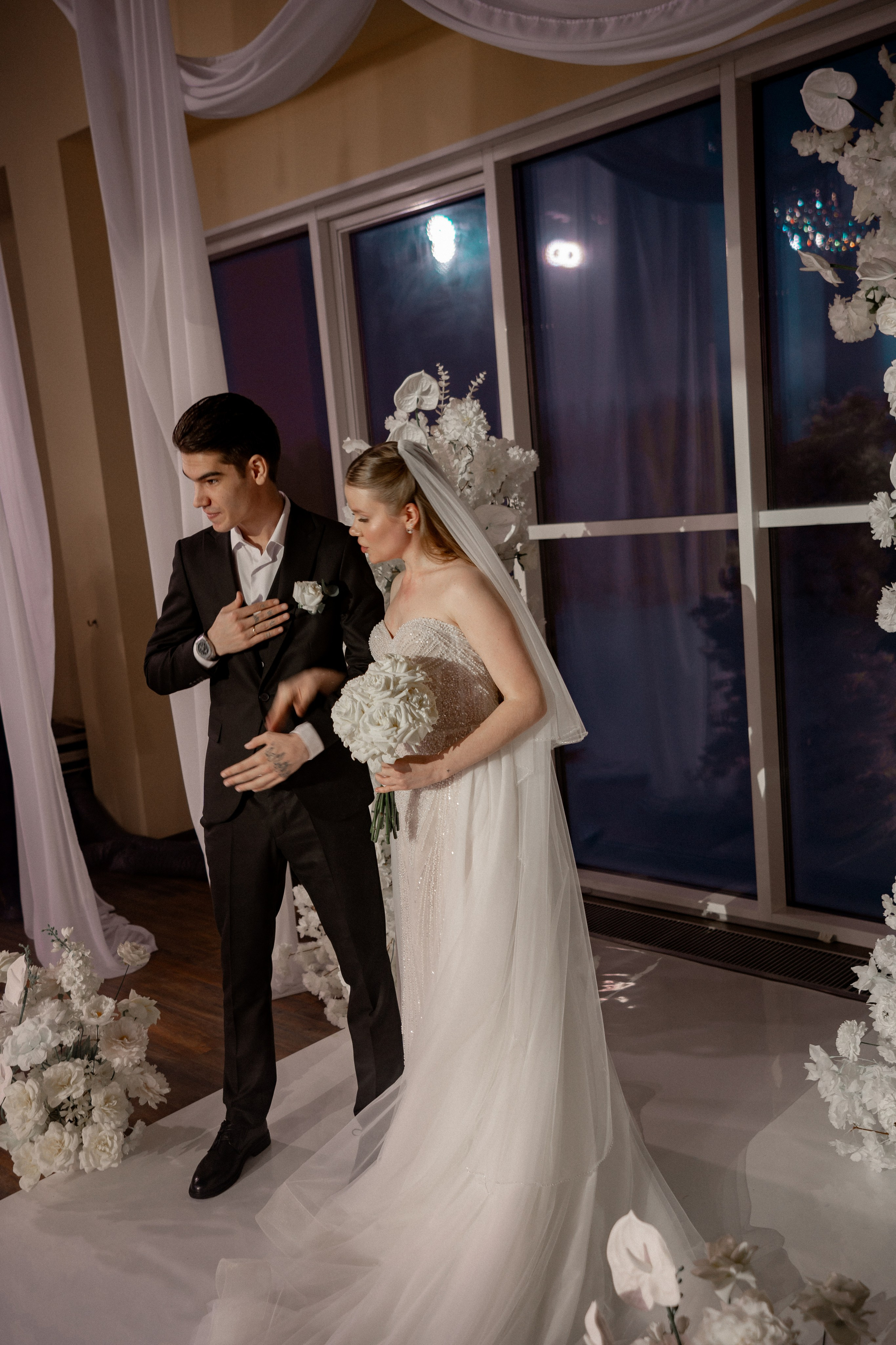 СВАДЕБНАЯ СЬЕМКА СБОРОВ В ОТЕЛЕ И ВЫЕЗД НА ЦЕРЕМОНИЮ (СНЯТО В СИБИРЕ В НИЖНЕВАРТОВСКЕ). Профессиональный фотограф, Санкт-Петербург — Виктория Богомолова