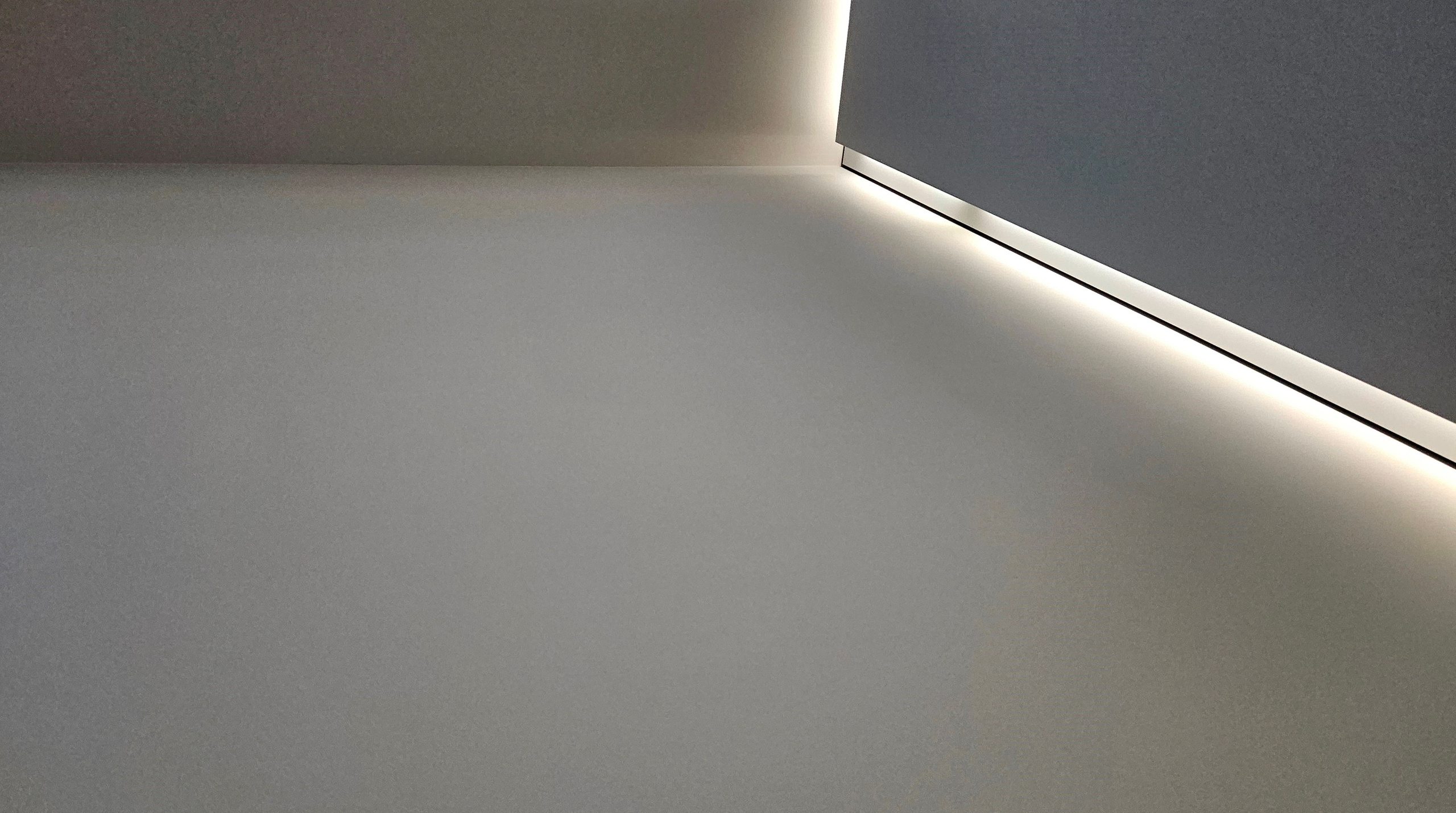 Натяжной потолок Шторы. Студия интерьерных решений SUNHOUSE. Натяжные потолки, шторы, текстиль