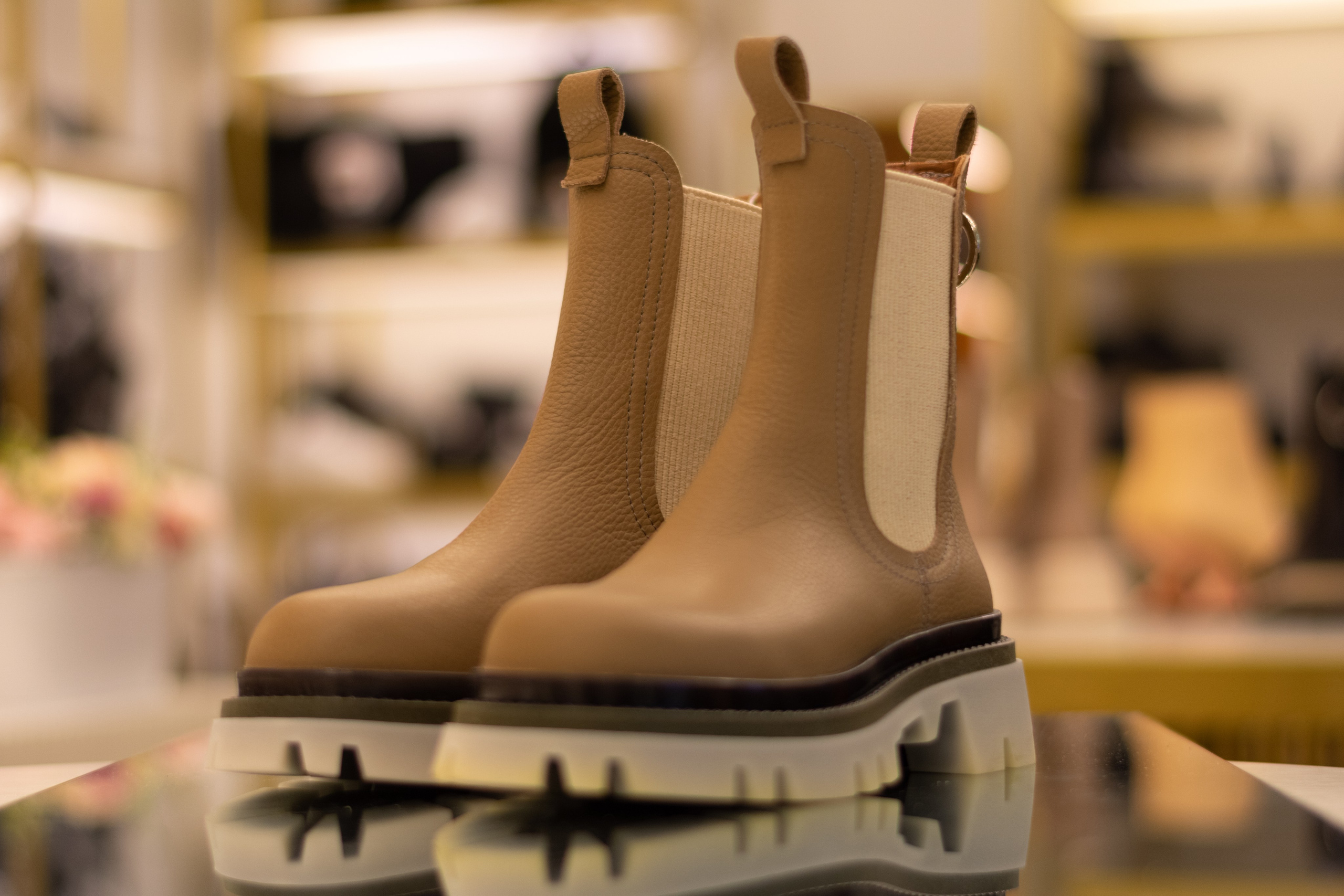 Для организаций. Предметная фотосессия для обувного магазина Capsula. Фотограф/видеограф Богдан Голованов