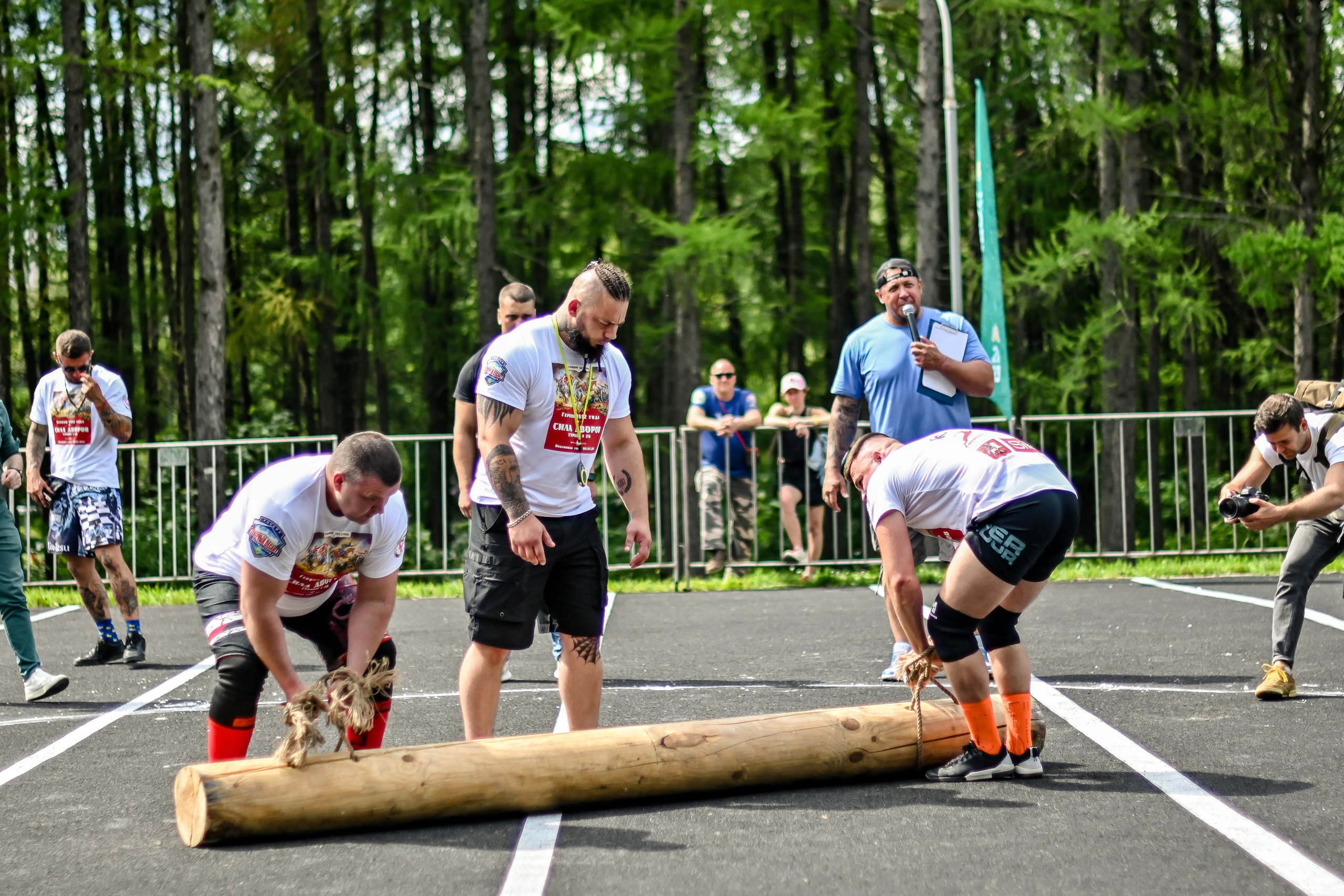 СТРОНГ. Фотограф для бизнесконтента, репортажей и семейного альбома в Москве