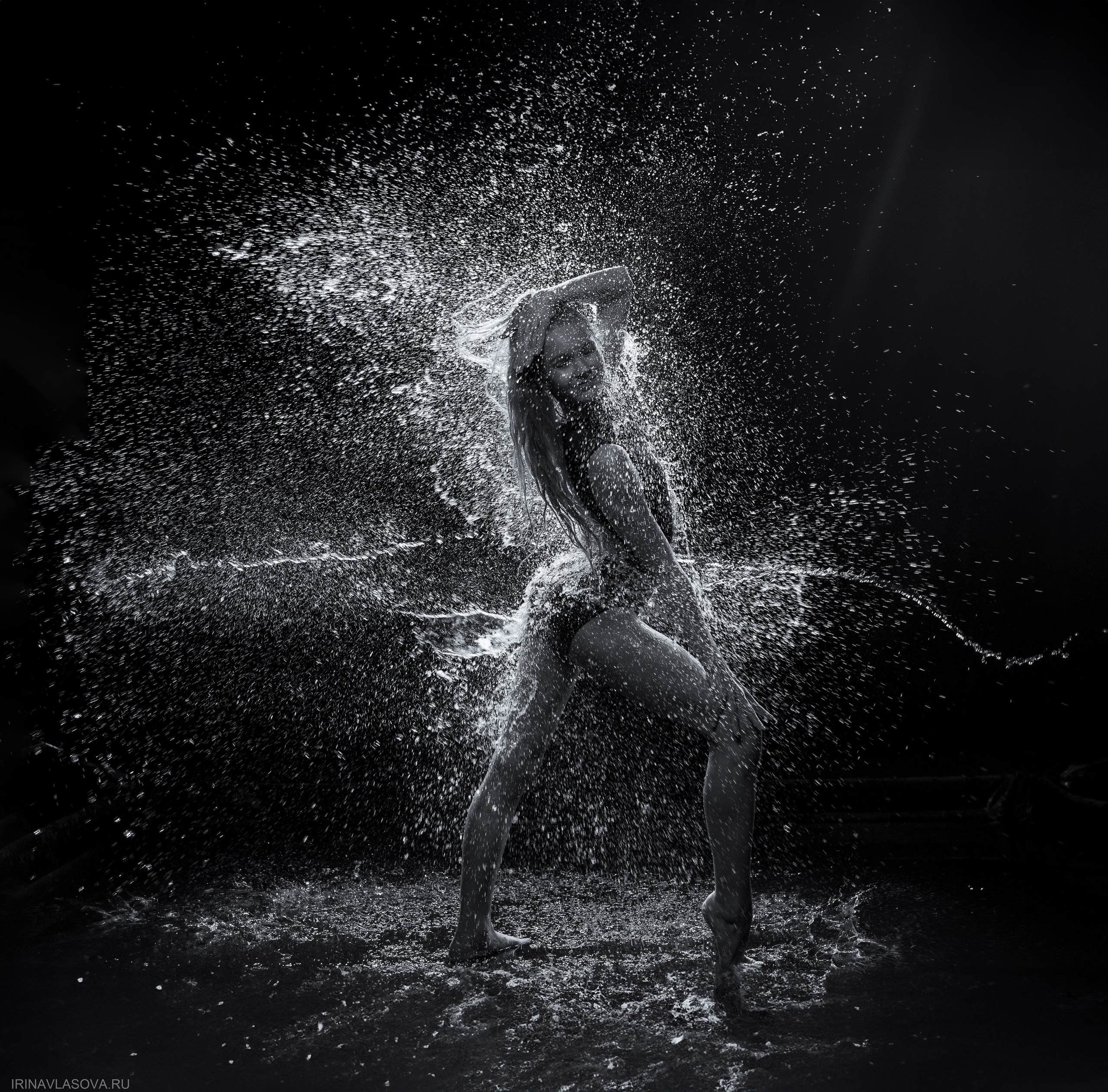 аква фотосессия с водой в студии для танцоров и спортсменов