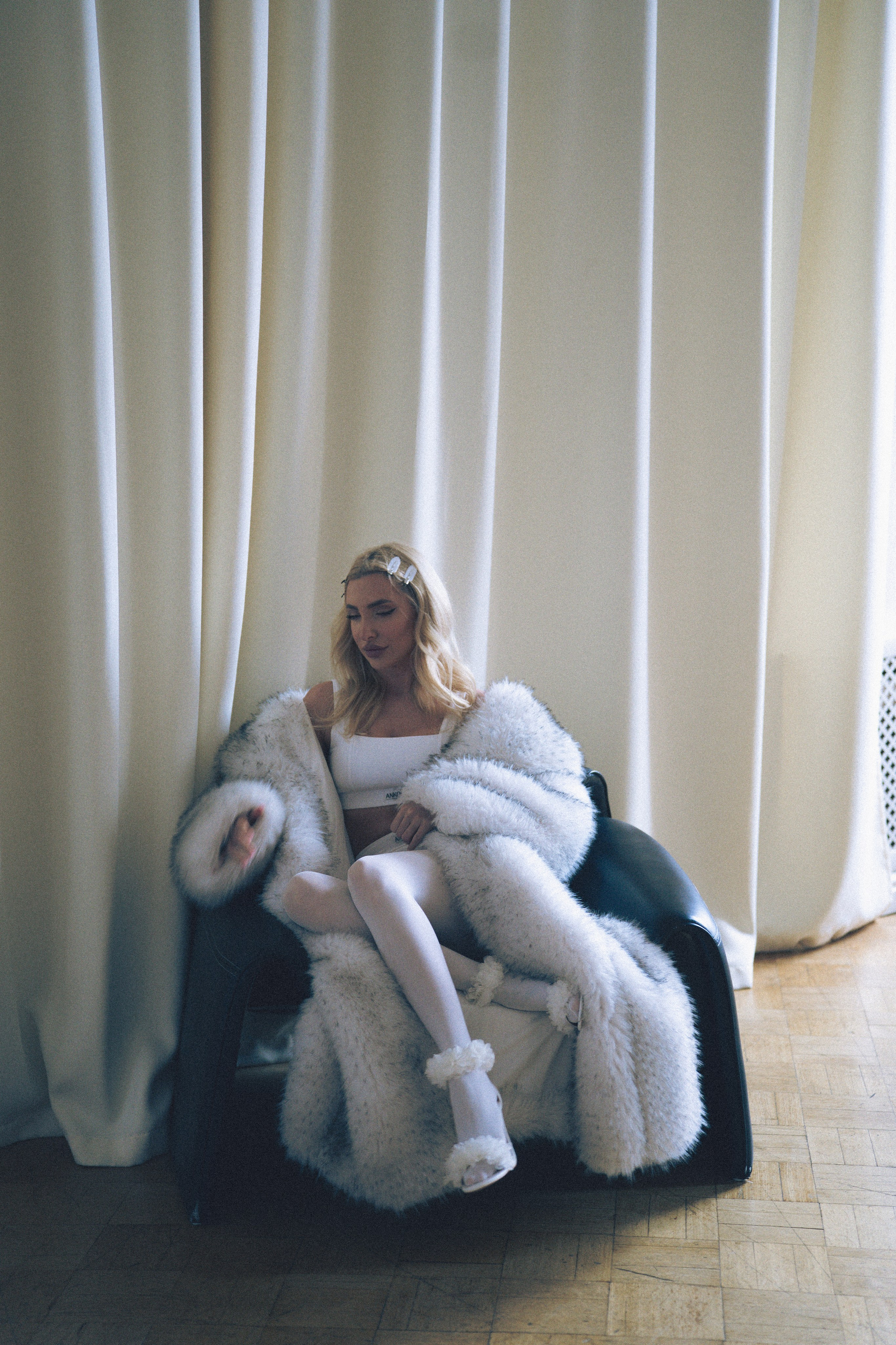 МИНИМАЛИЗМ В СТУДИИ НА ЧЕРНЫШЕВСКОЙ В СТУДИИ С БАЛКОНОМ. Профессиональный фотограф, Санкт-Петербург — Виктория Богомолова