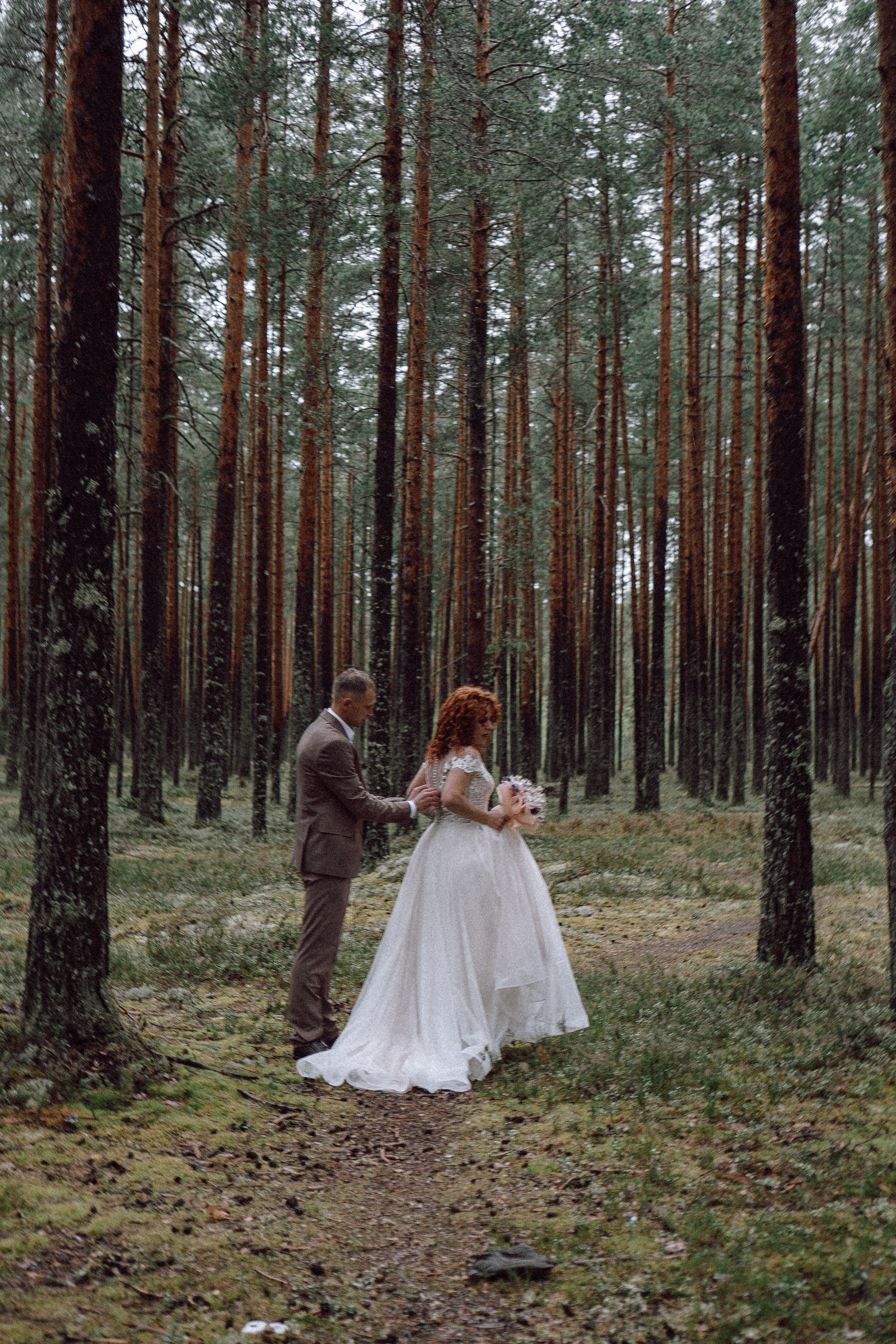 СВАДЕБНАЯ ФОТОСЕССИИЯ ПАРЫ В ГОРОДЕ ПРИОЗЕРСК В СОСНОВОМ ЛЕСУ И С ПИКАПОМ. Профессиональный фотограф, Санкт-Петербург — Виктория Богомолова