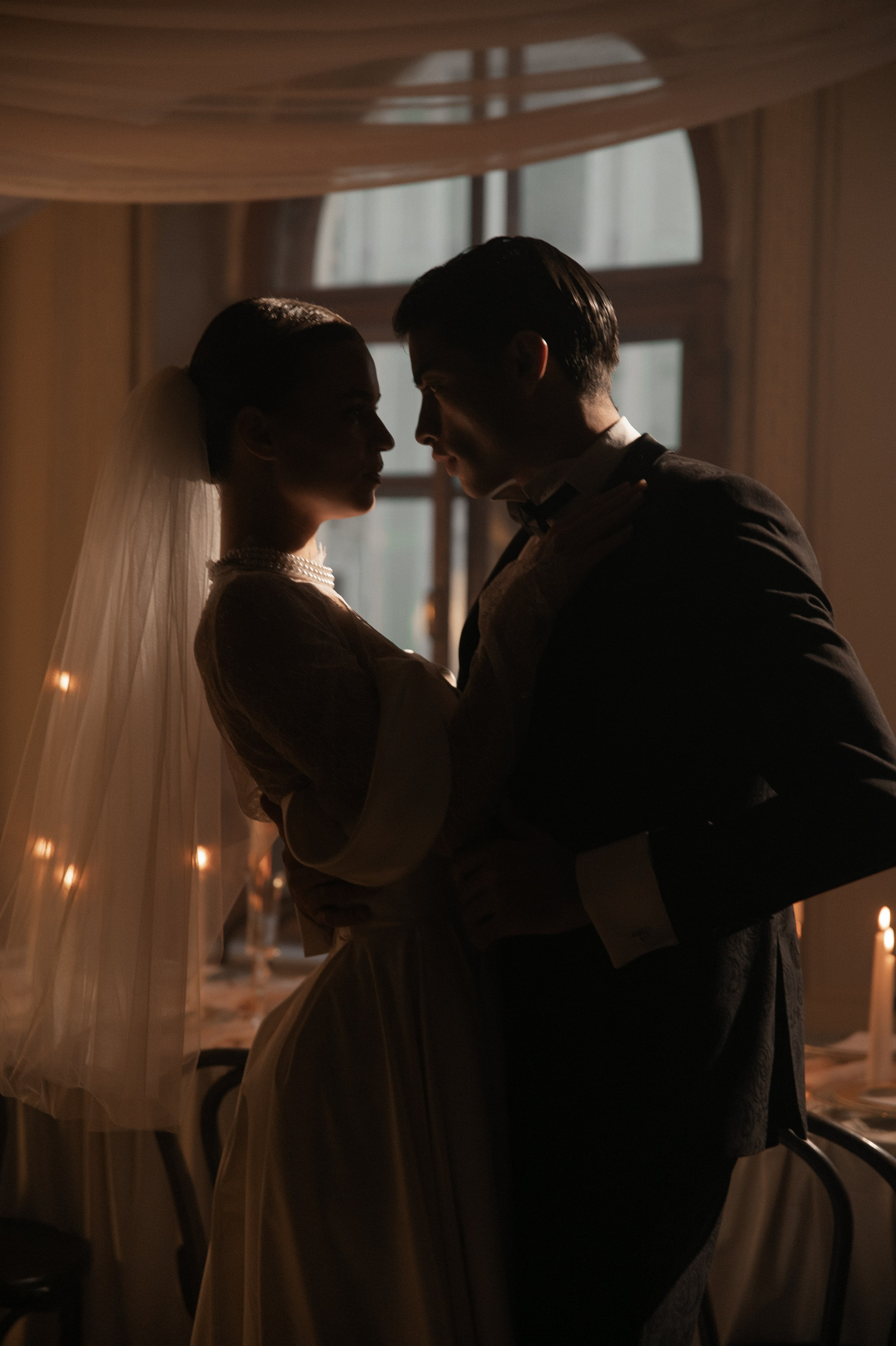 Камерный свадебный ужин при свечах в старинном особняке в фотостудии 21. Kult. Ярослава Ерина — свадебный фотограф в Москве