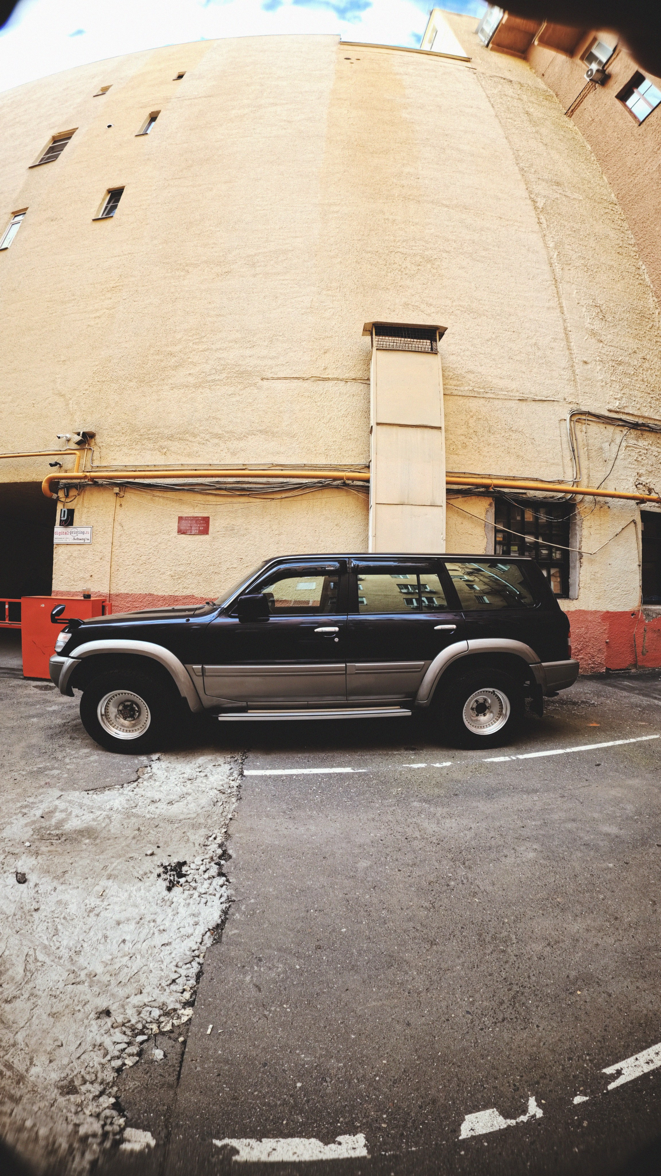 STREET TEST CODE: 002 / Ace Pro II Leica. Street Photographer