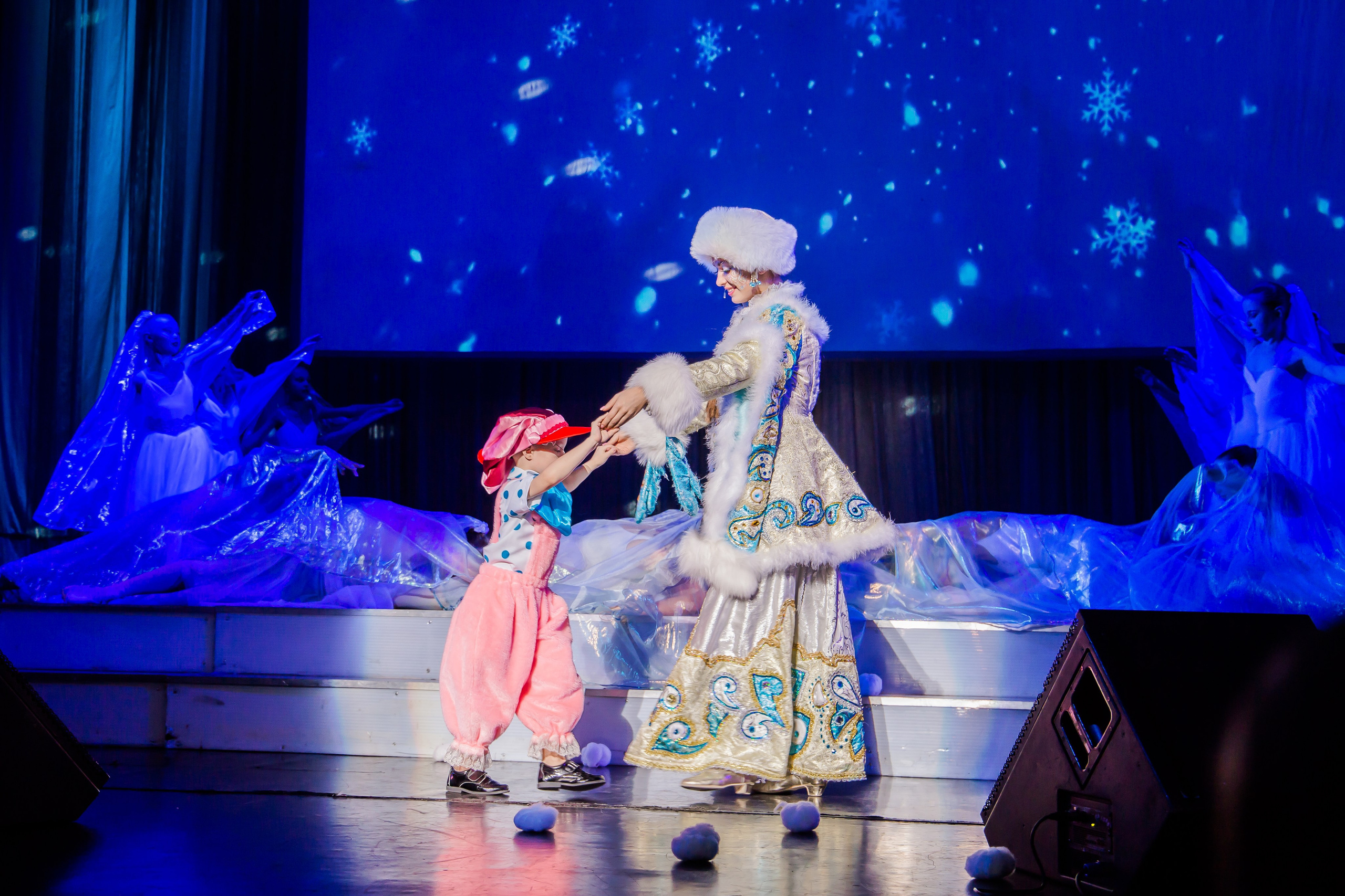 Репортаж — детская елка в БКЗ. Свадебный и семейный фотограф в Санкт-Петербурге Макеева Наталья