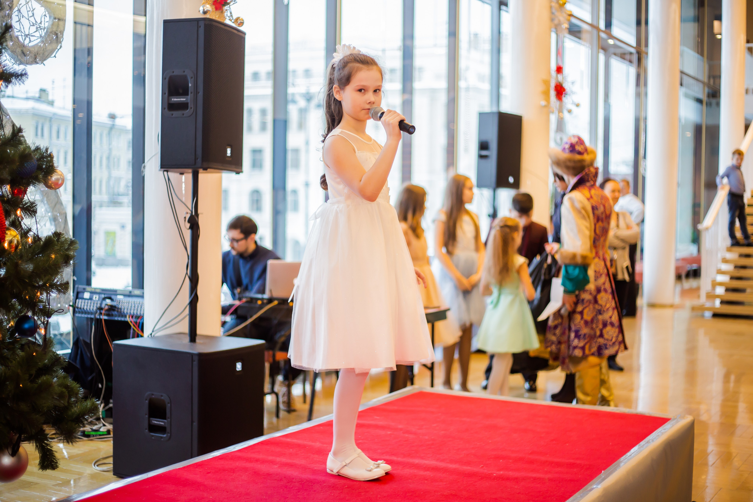 Репортаж — детская елка в БКЗ. Свадебный и семейный фотограф в Санкт-Петербурге Макеева Наталья