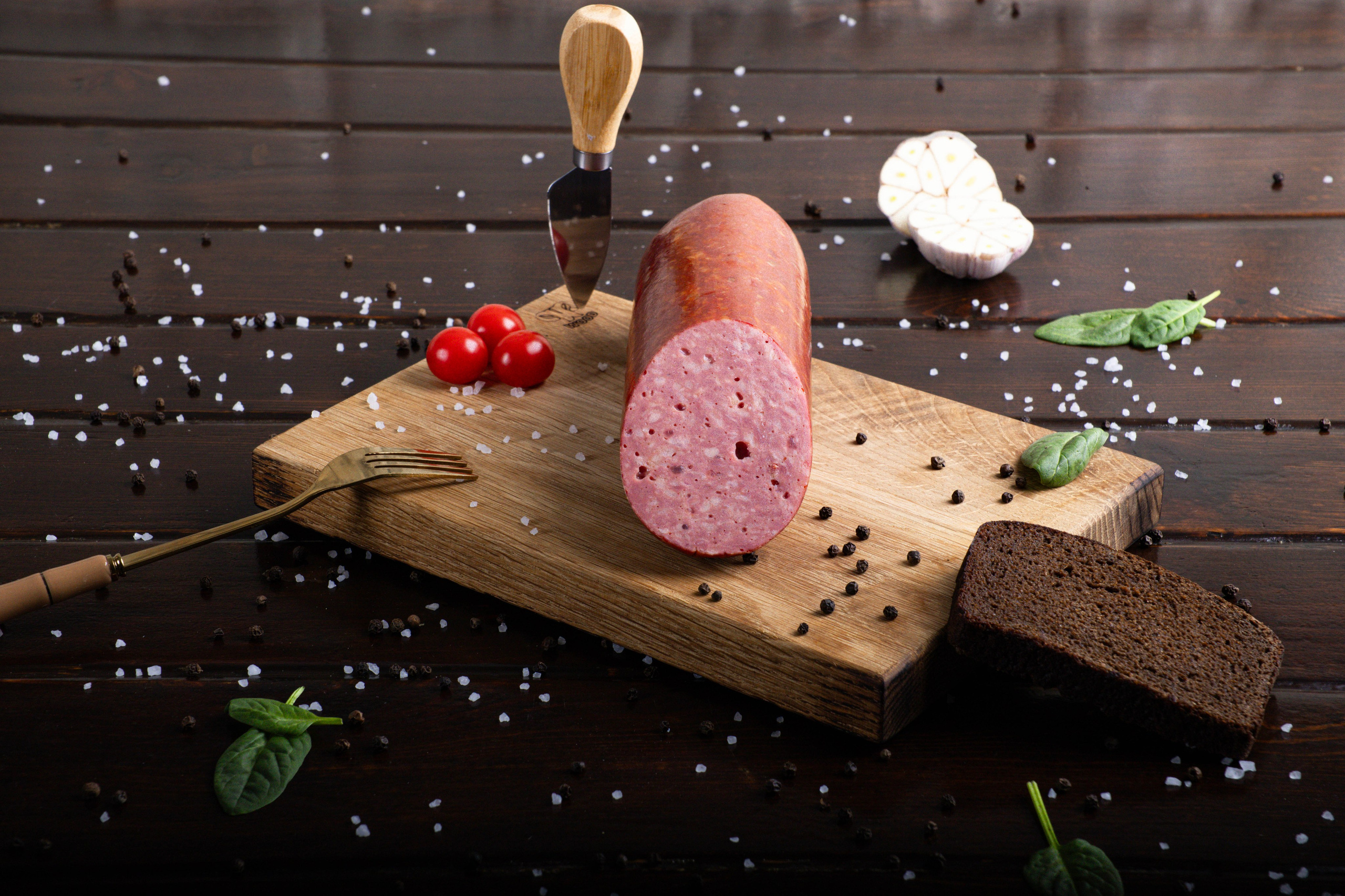 Фуд — съемка для производства колбасной продукции в г. Шахты — «Невский». Фотограф Александр Радионов | Профессиональная фуд — фотосъёмка в Ростове‑на‑Дону