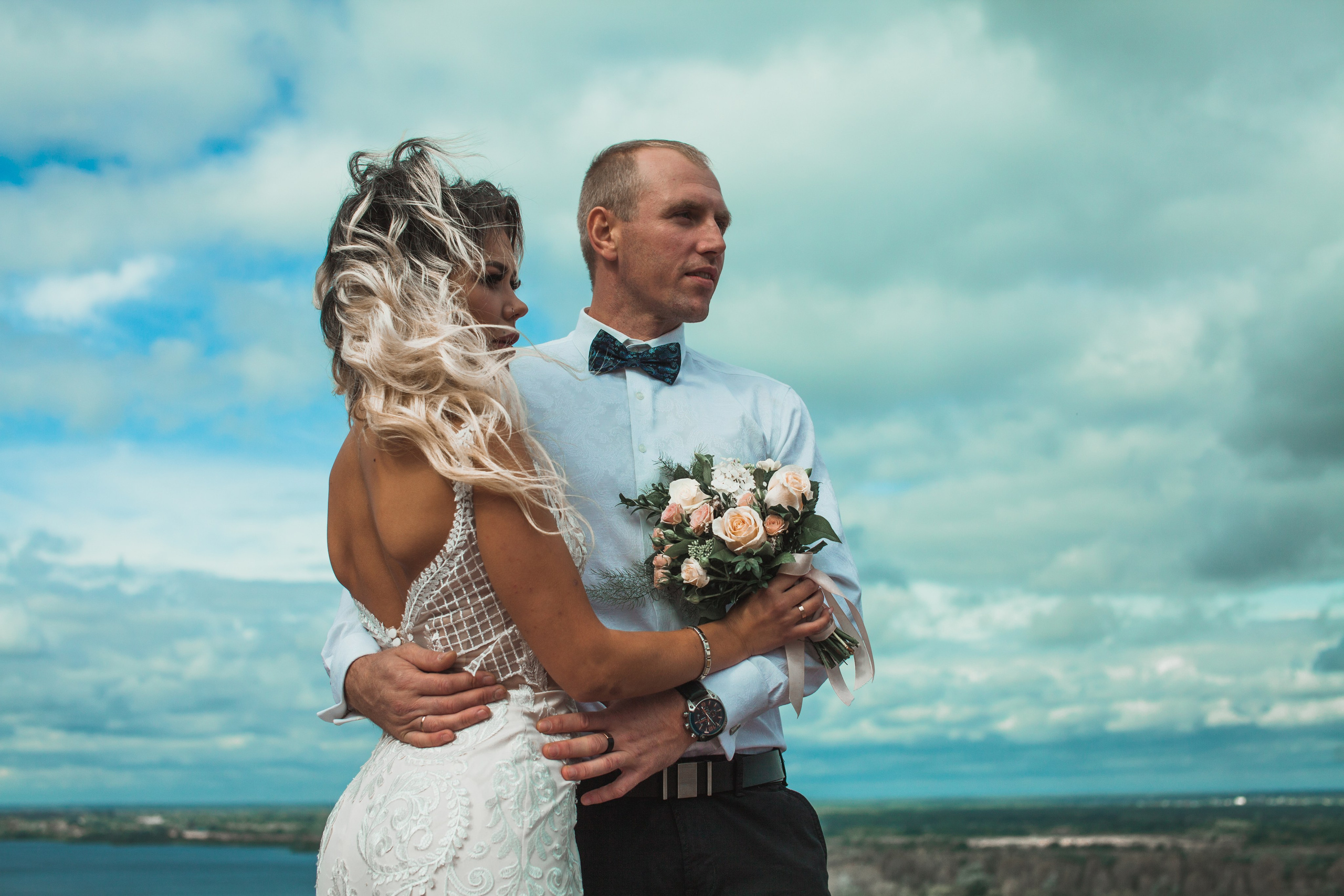 Свадебная фотосессия на улицах Нижнего Новгорода. Фотограф на крещение и венчание в Нижнем Новгороде.Свадебный Фотограф