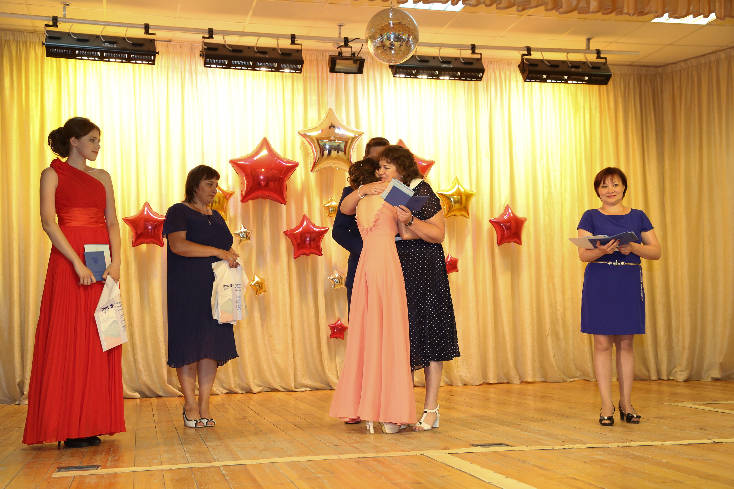 Выпускной в школе. Wedding and portrait photography