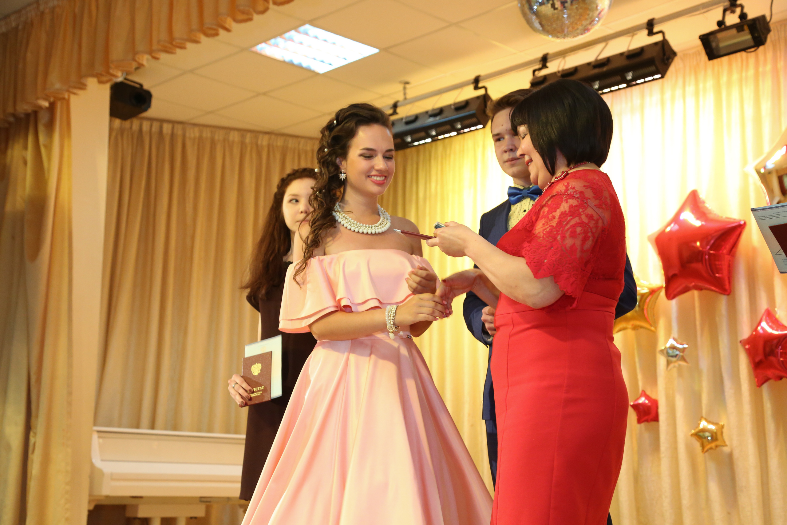 Выпускной в школе. Wedding and portrait photography