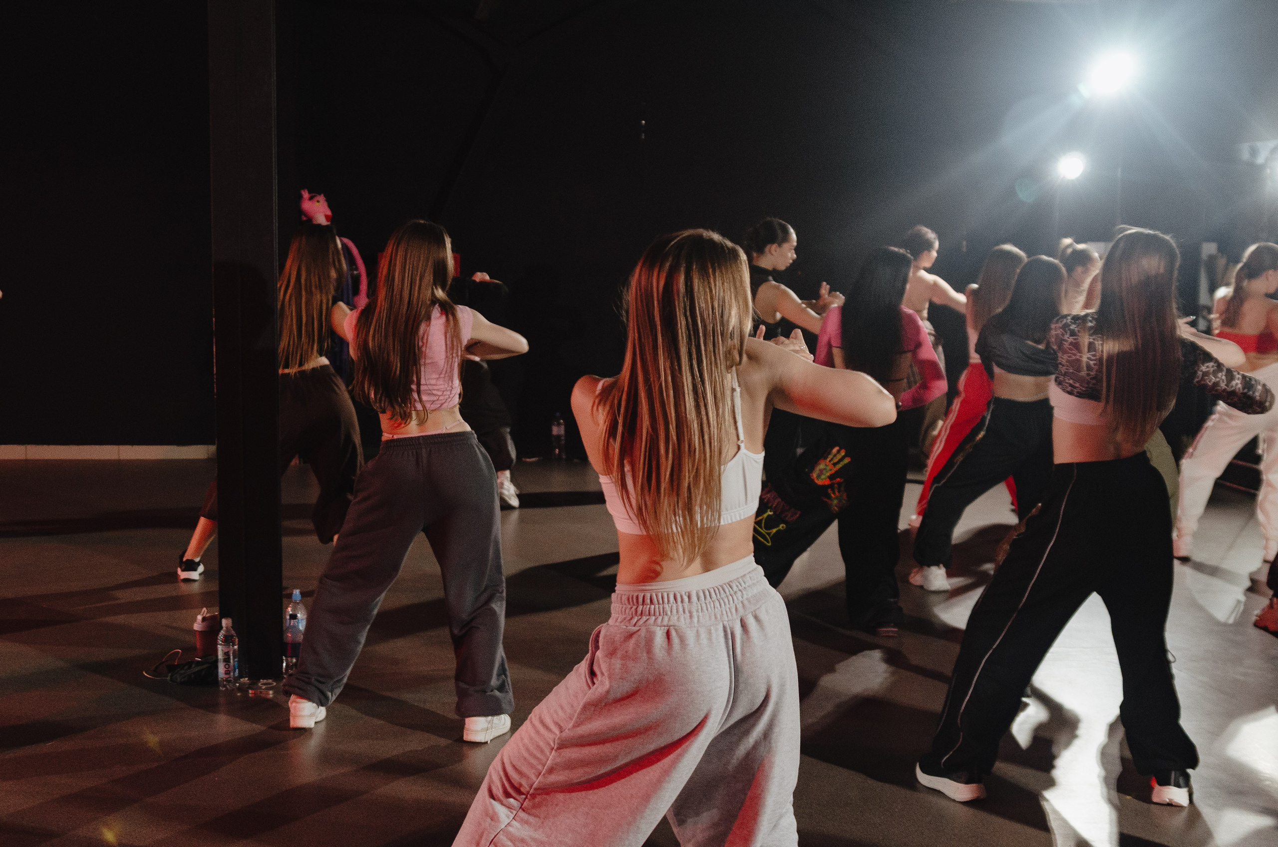 Мастер-классы по High Heels/Girly hip-hop от Оксаны ATTA. Денисова Аля — фотограф для парных съемок и индивидуальных историй в Барнауле