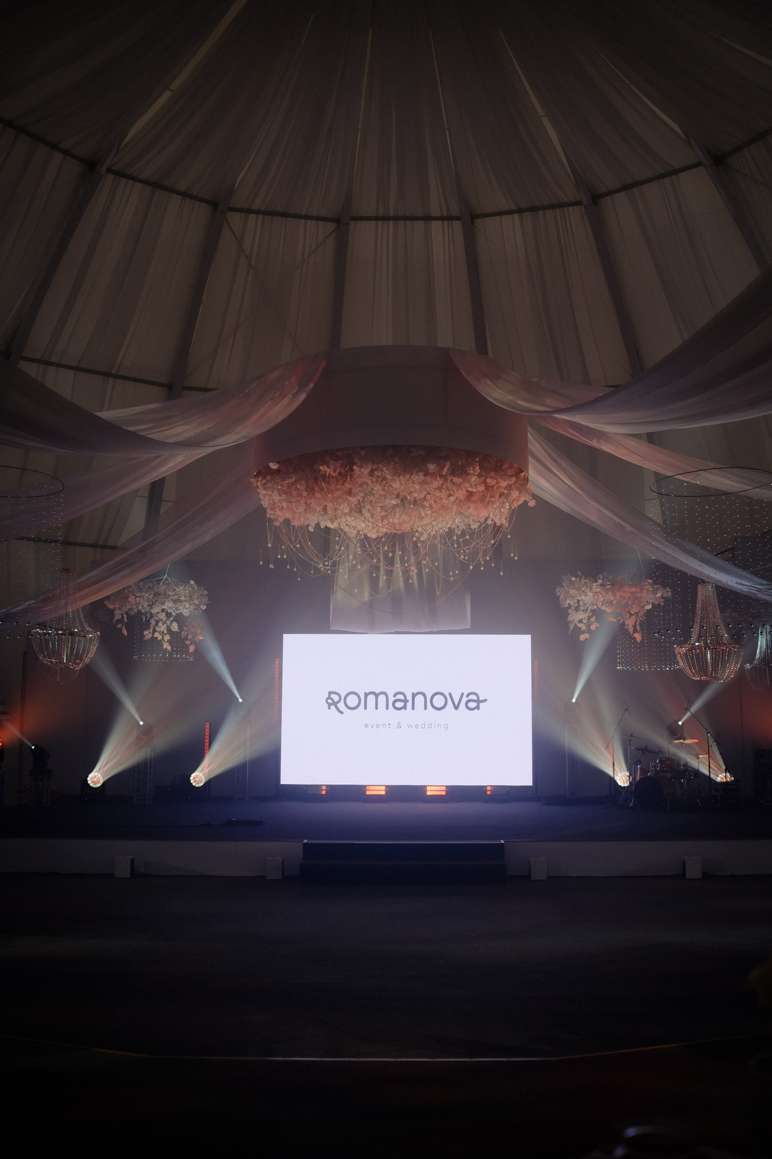 Юрий и Валерия. Организатор Романова Любовь