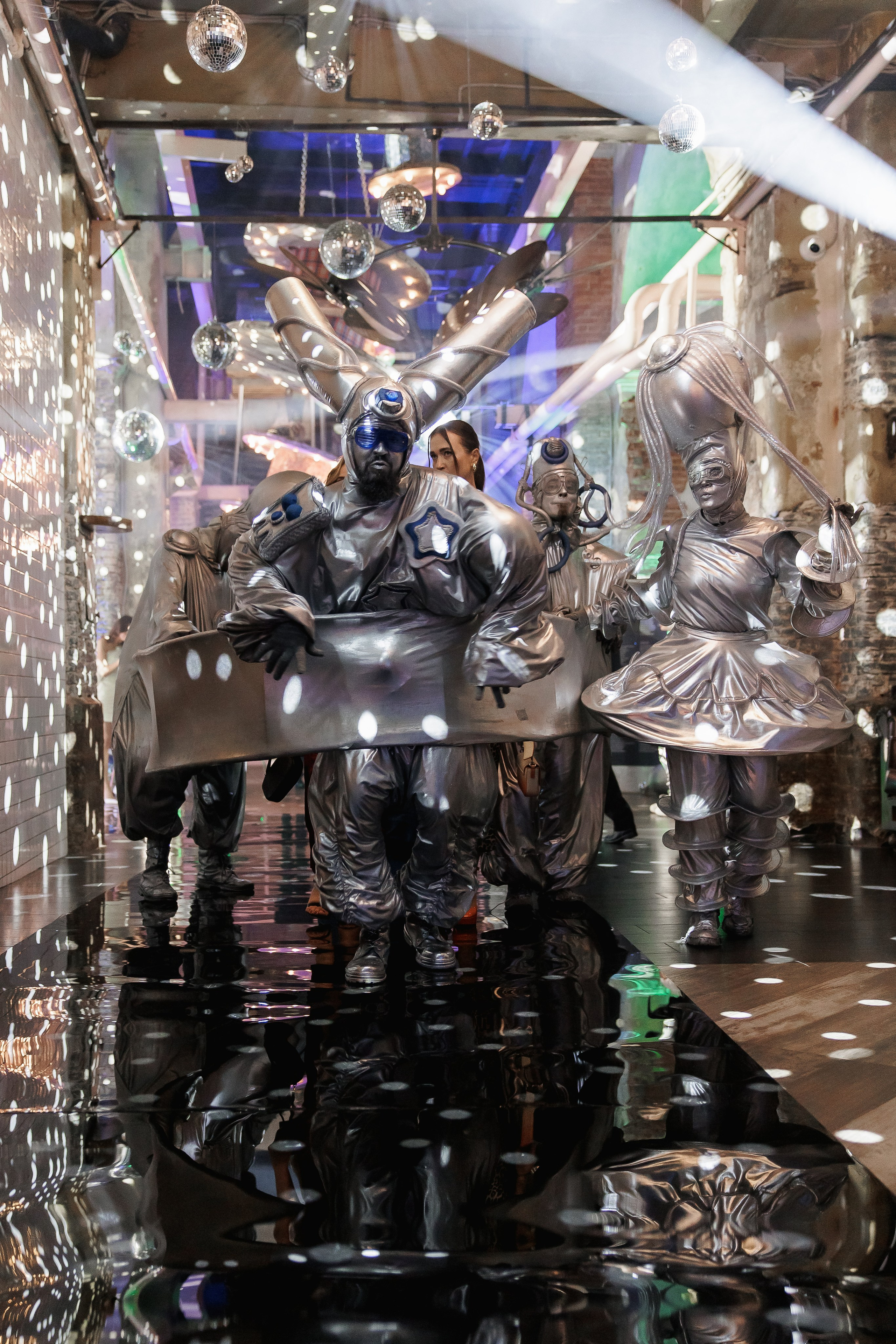 Вселенная ADM — 30 лет