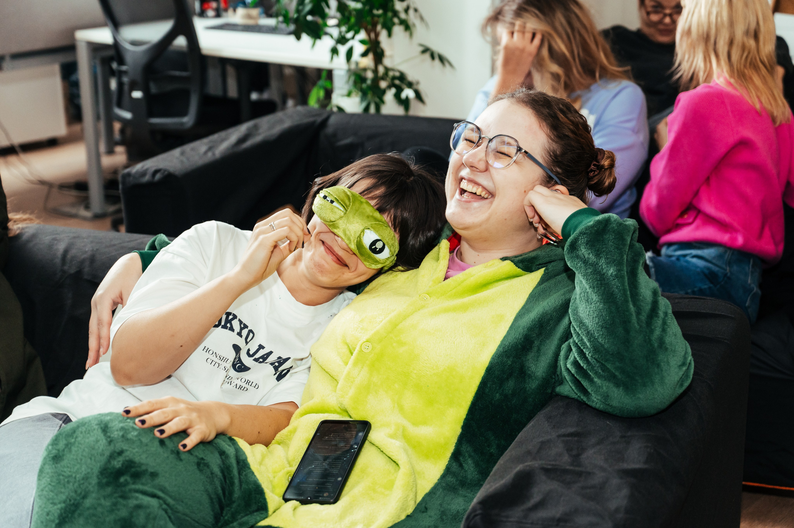 Фотосъёмка корпоратива в офисе в Санкт-Петербурге. Анастасия Петрович фотограф, фотокорреспондент в Москве и Санкт-Петербурге. Фотосъёмка репортажа, мероприятия, корпоративная съёмка, контент