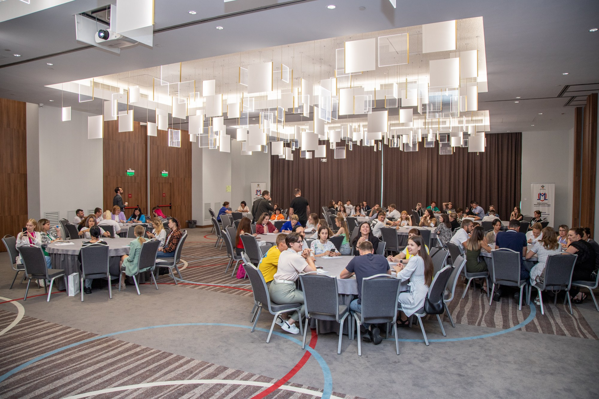 Федеральный семинар от «Росмолодёжи». Репортажный, промышленный и маркетплейс-фотограф Дмитрий Чернат