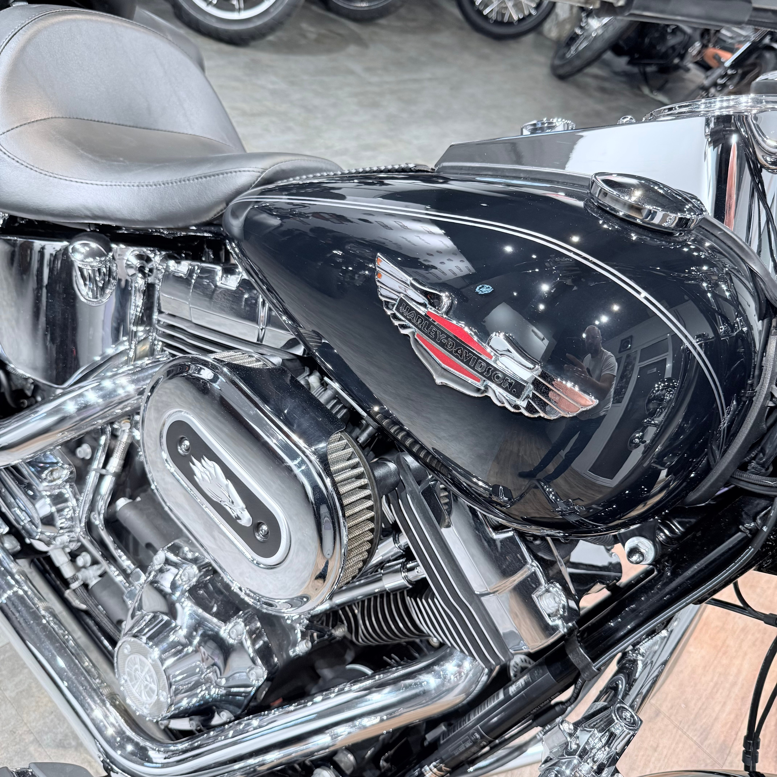 2011 Softail Deluхе АВS Vivd Black. Hello Davidson, Москва. Только хорошие мотоциклы…