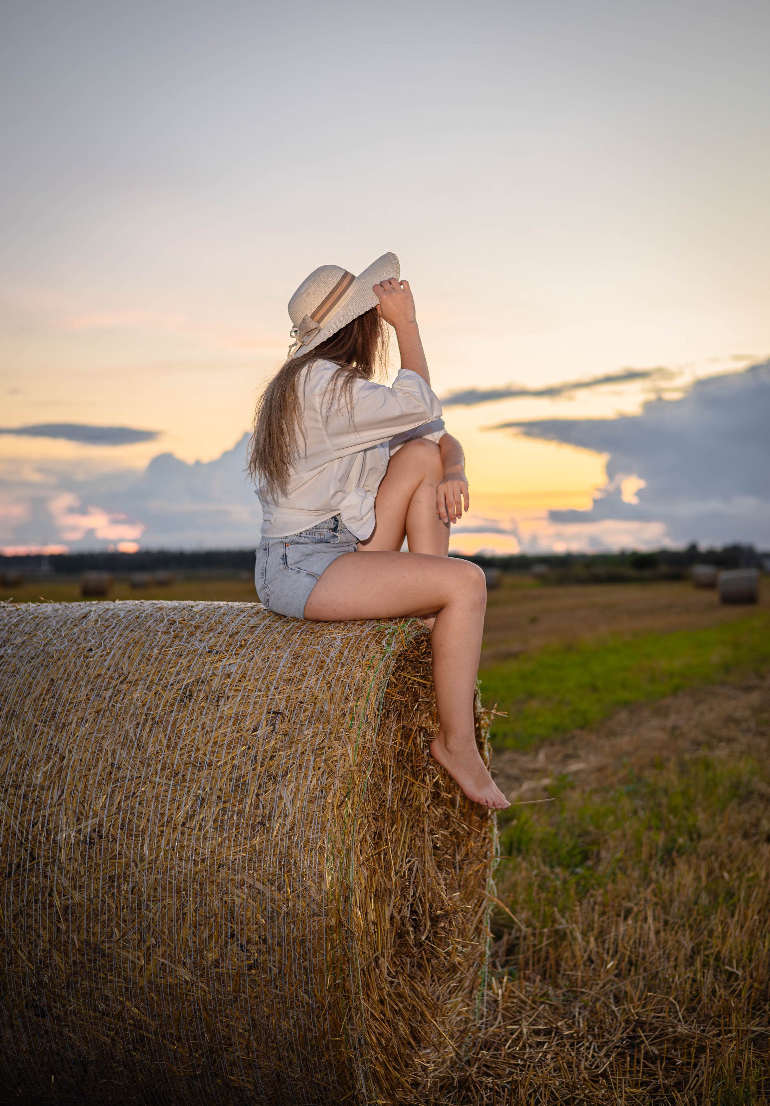 Анастасия. Закат в поле. Портретный фотограф Панферова Регина г. Санкт-Петербург, г. Казань