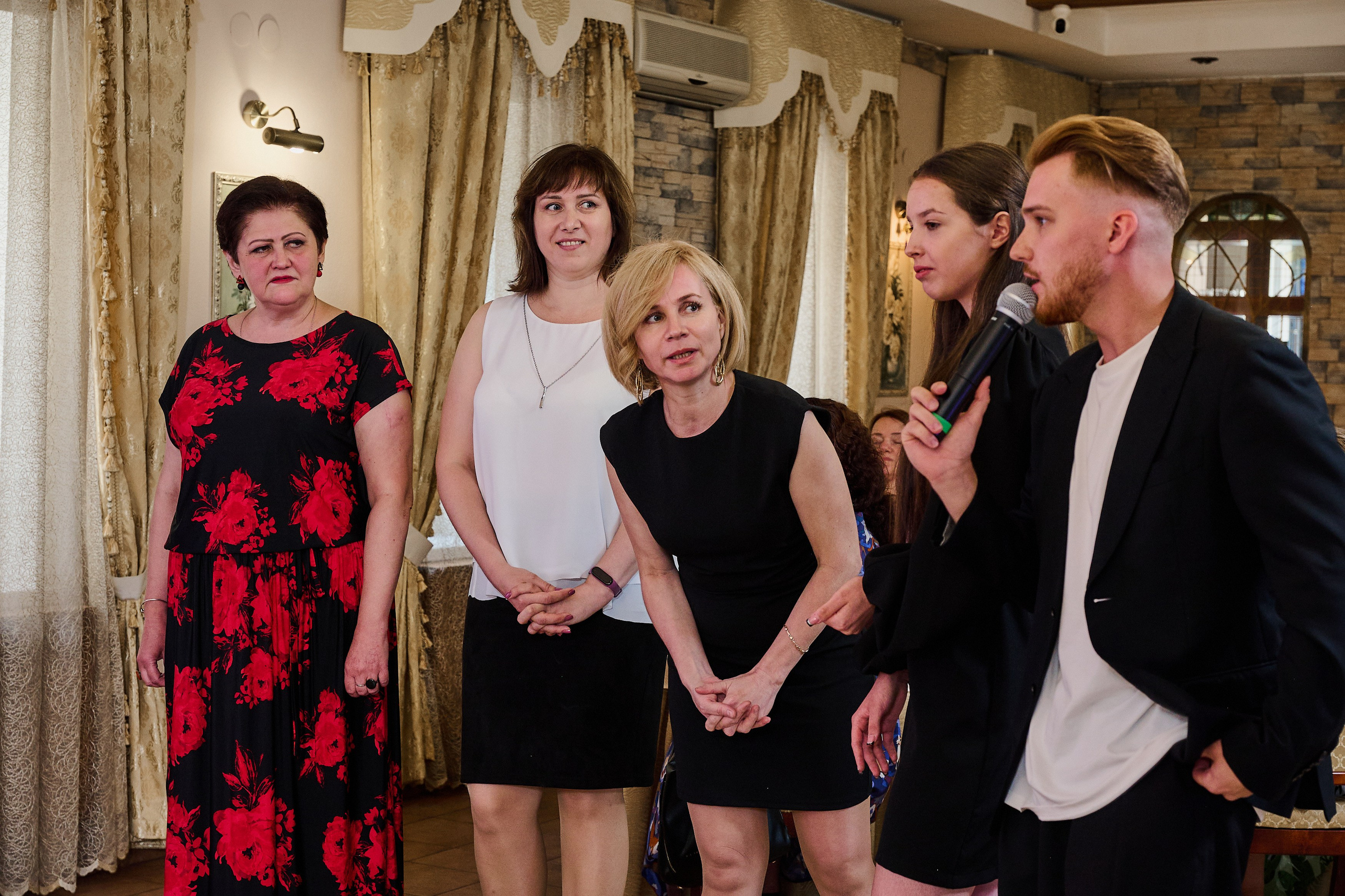 Выпускные и праздники. Выпускные альбомы. Предметная и контент съёмка. Фотостудия Klass